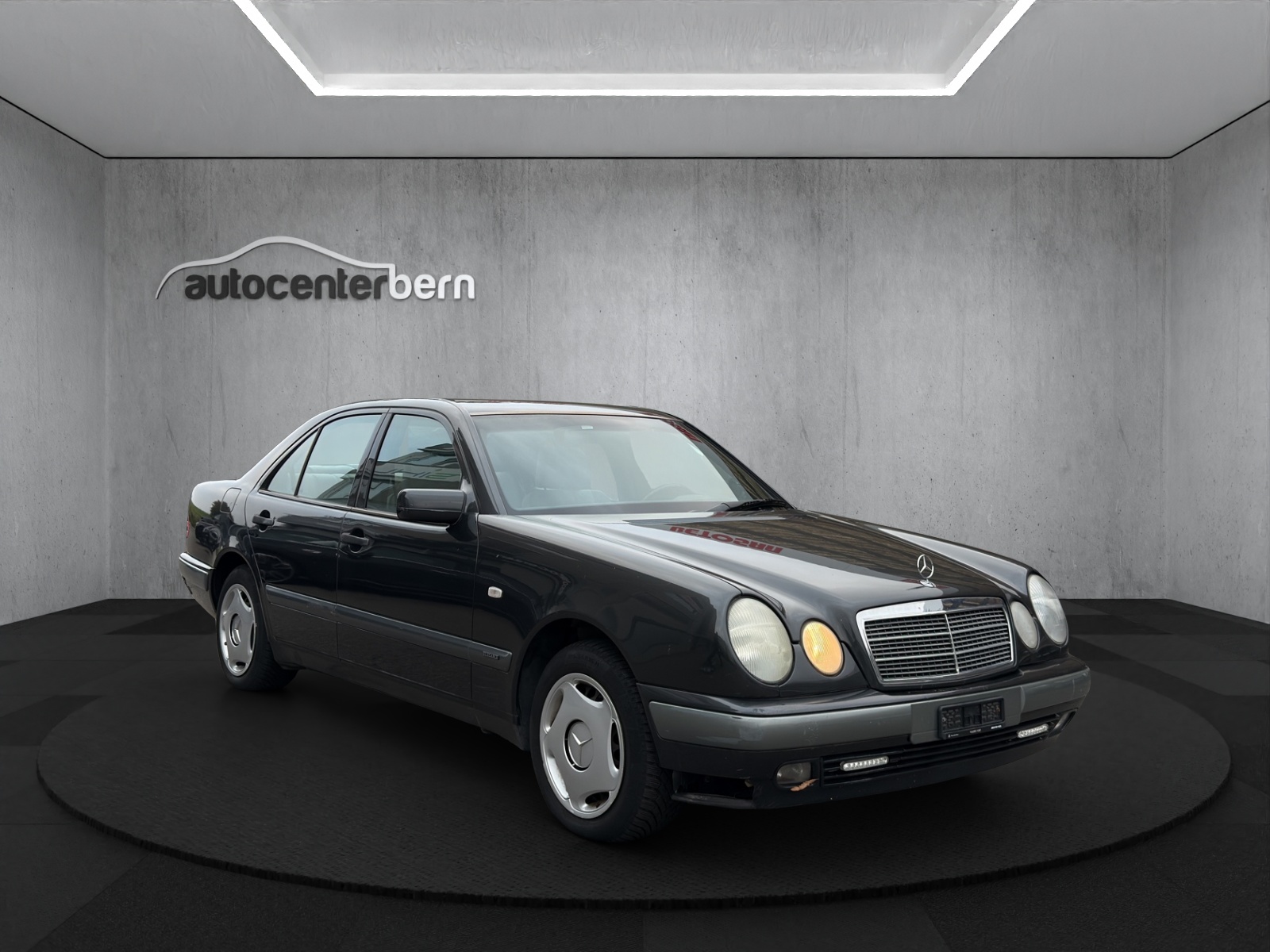 MERCEDES-BENZ E 280 Avantgarde 4-Matic Automatic-image-0