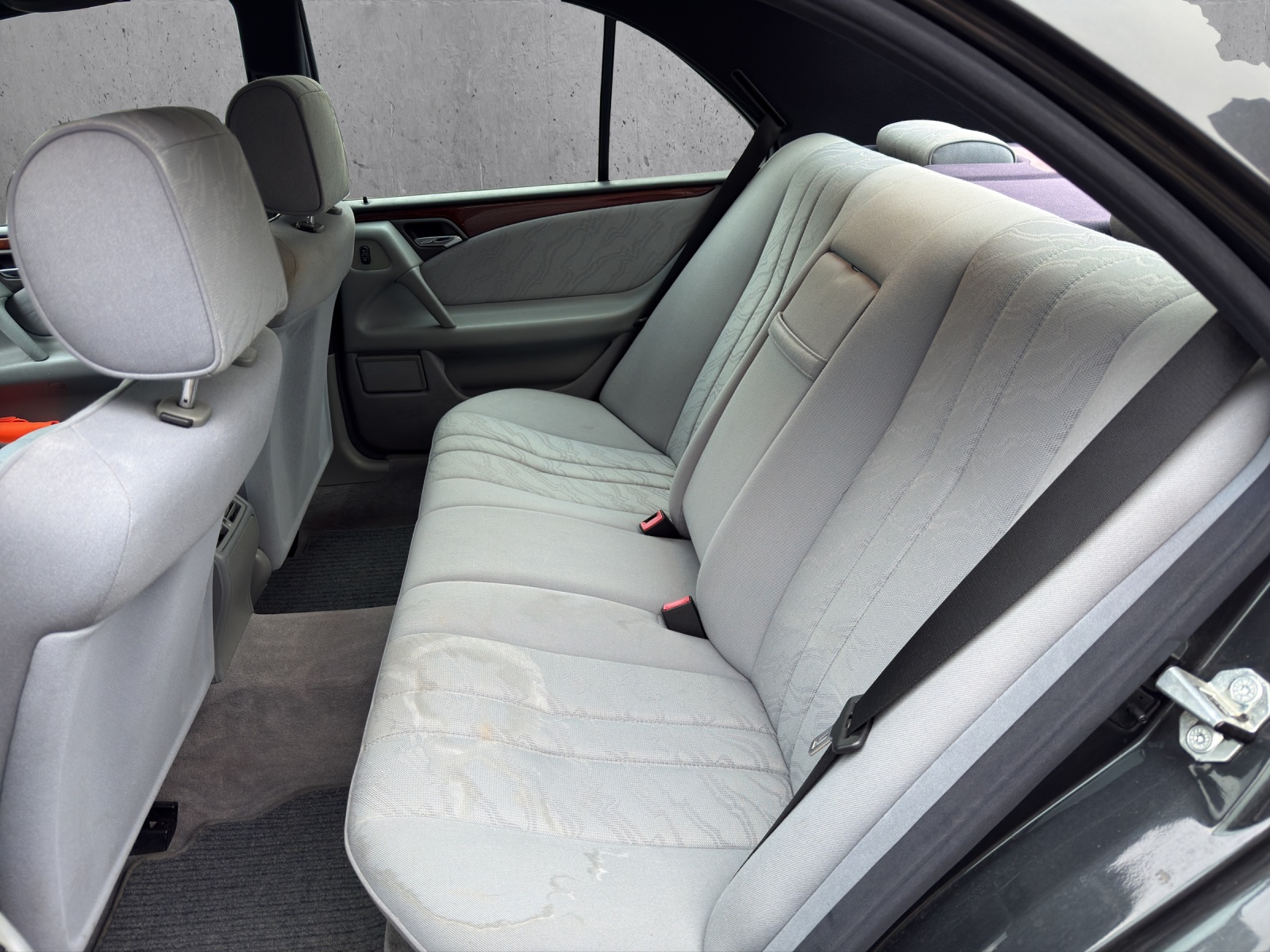 MERCEDES-BENZ E 280 Avantgarde 4-Matic Automatic-image-15