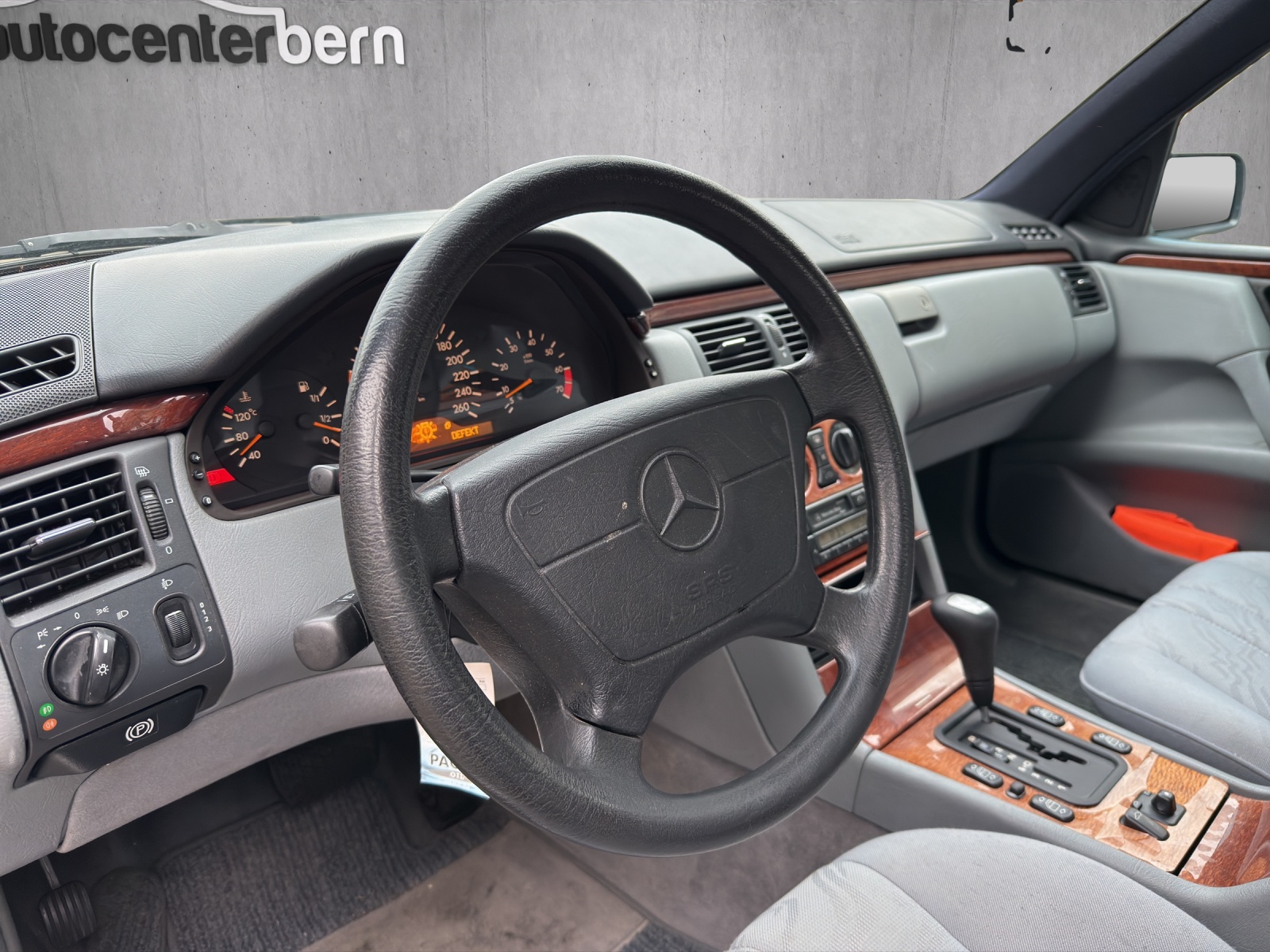 MERCEDES-BENZ E 280 Avantgarde 4-Matic Automatic-image-9