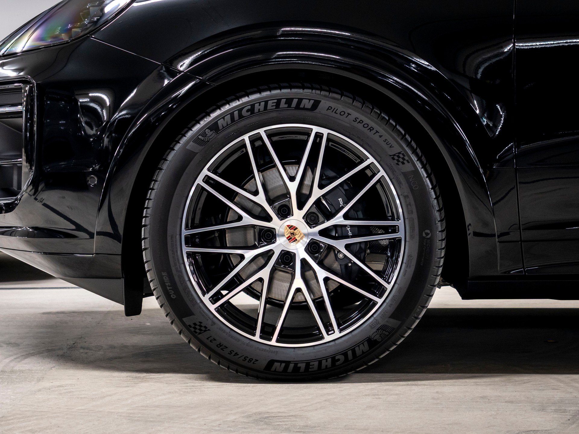 PORSCHE Cayenne Black Edition Tiptronic-image-7