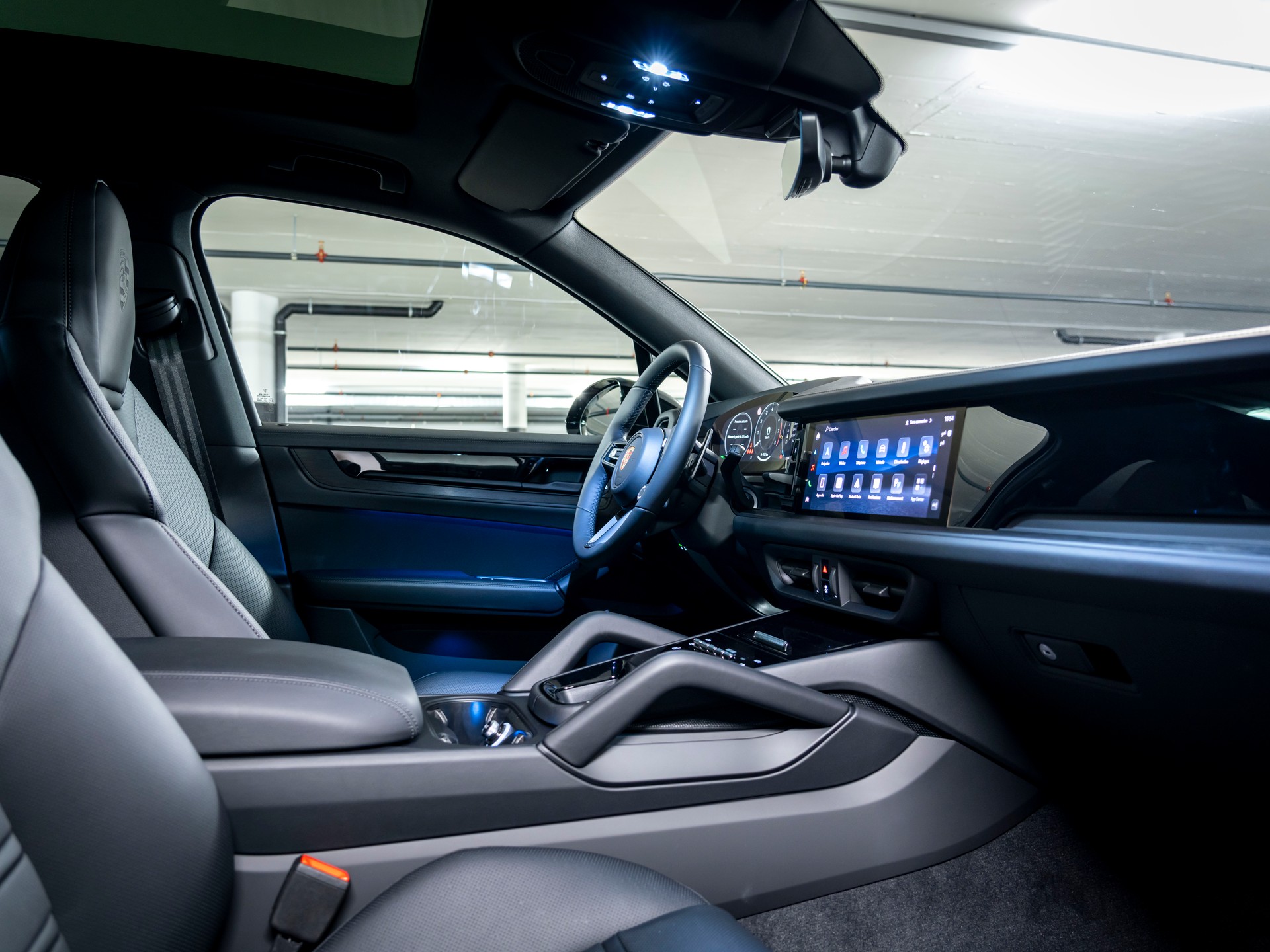 PORSCHE Cayenne Black Edition Tiptronic-image-17
