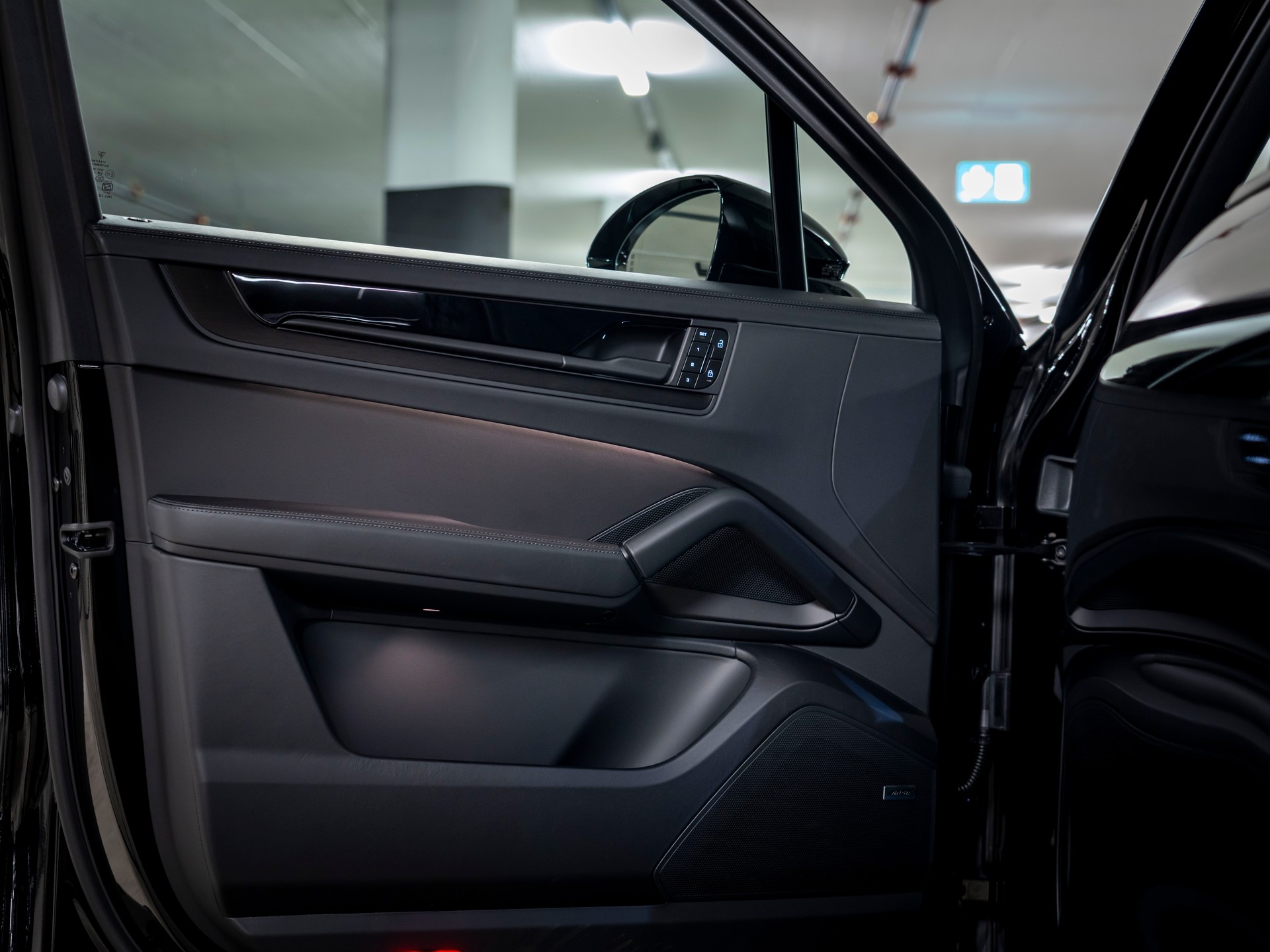 PORSCHE Cayenne Black Edition Tiptronic-image-15