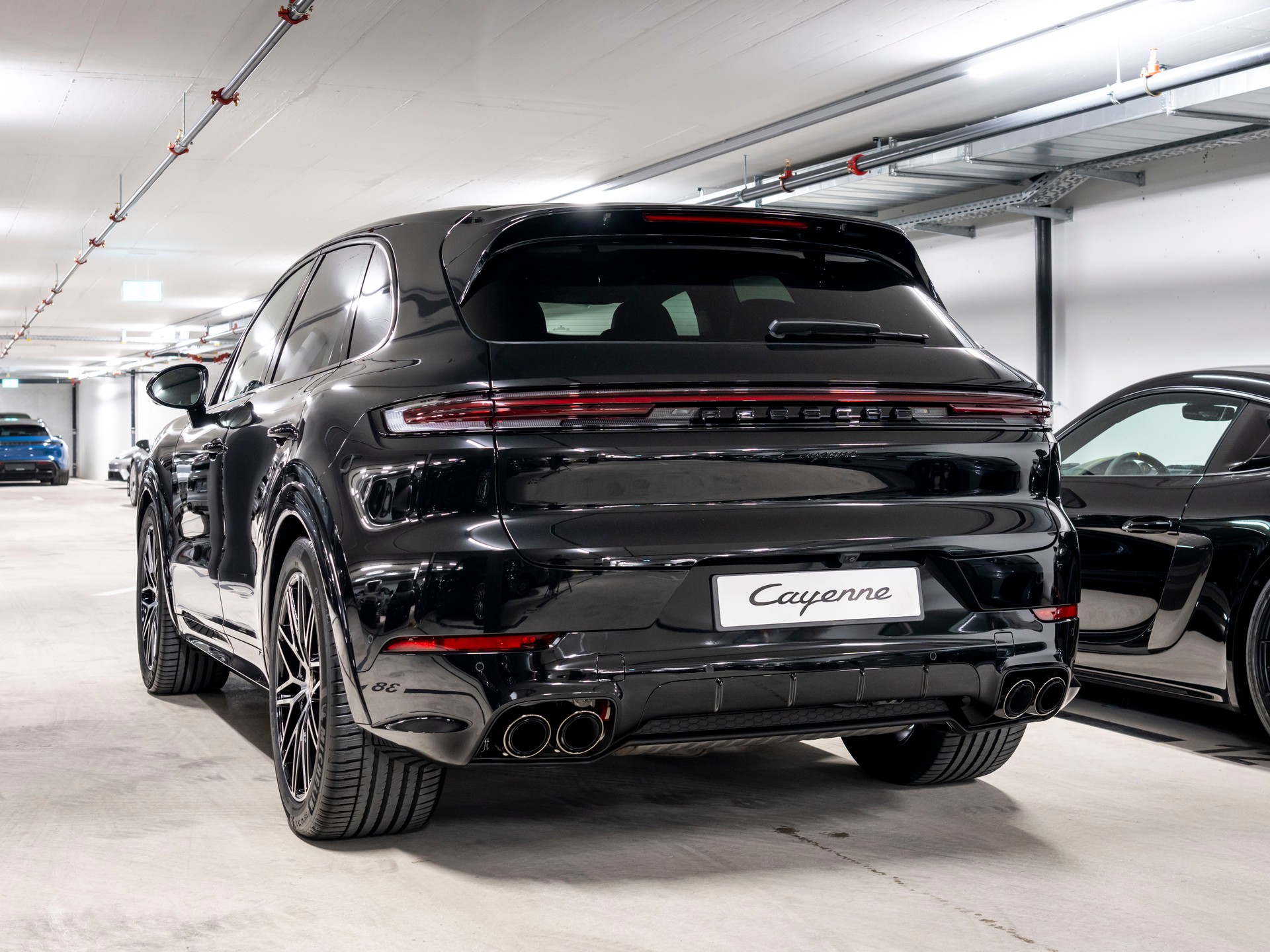 PORSCHE Cayenne Black Edition Tiptronic-image-2