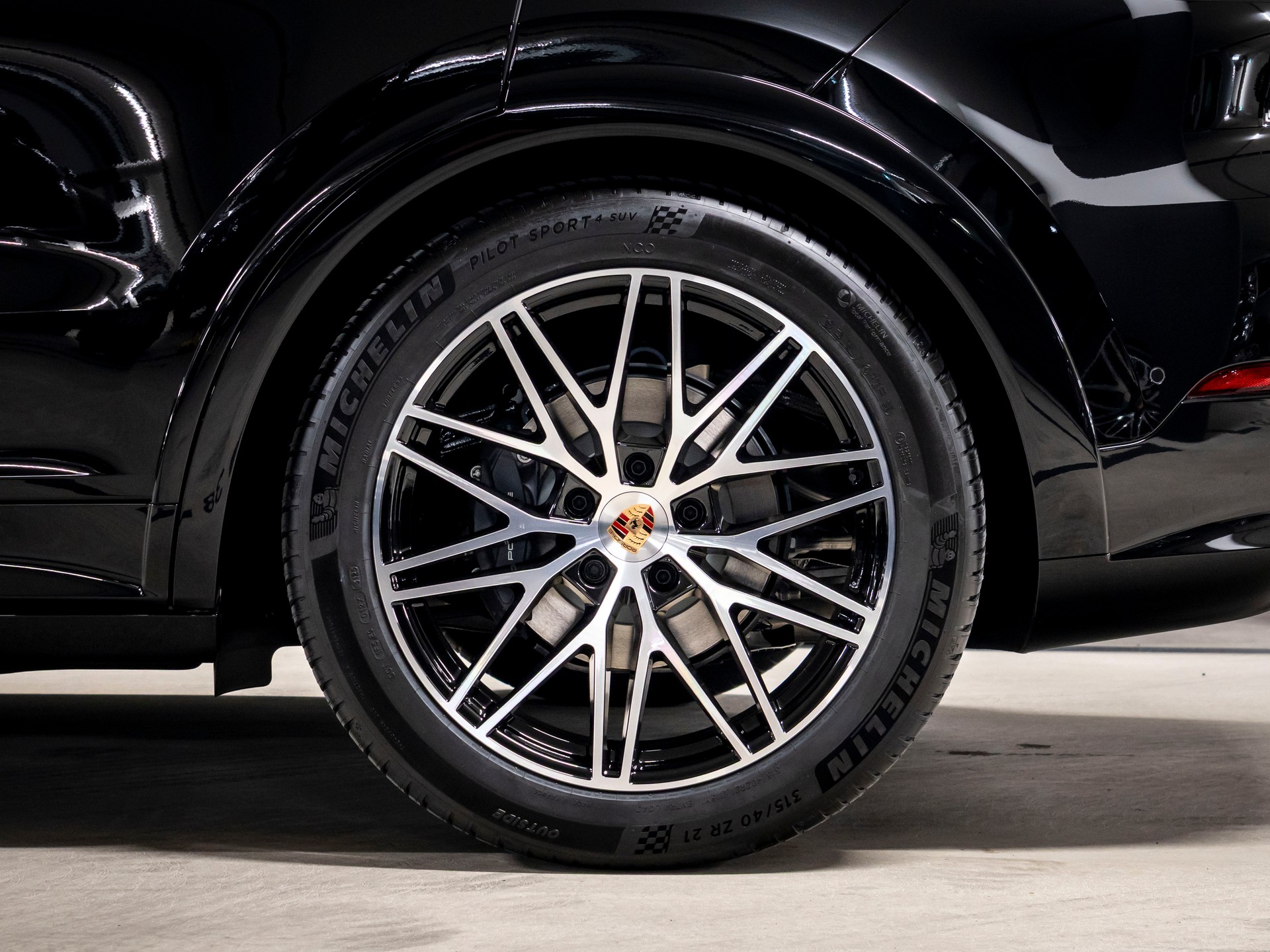 PORSCHE Cayenne Black Edition Tiptronic-image-6