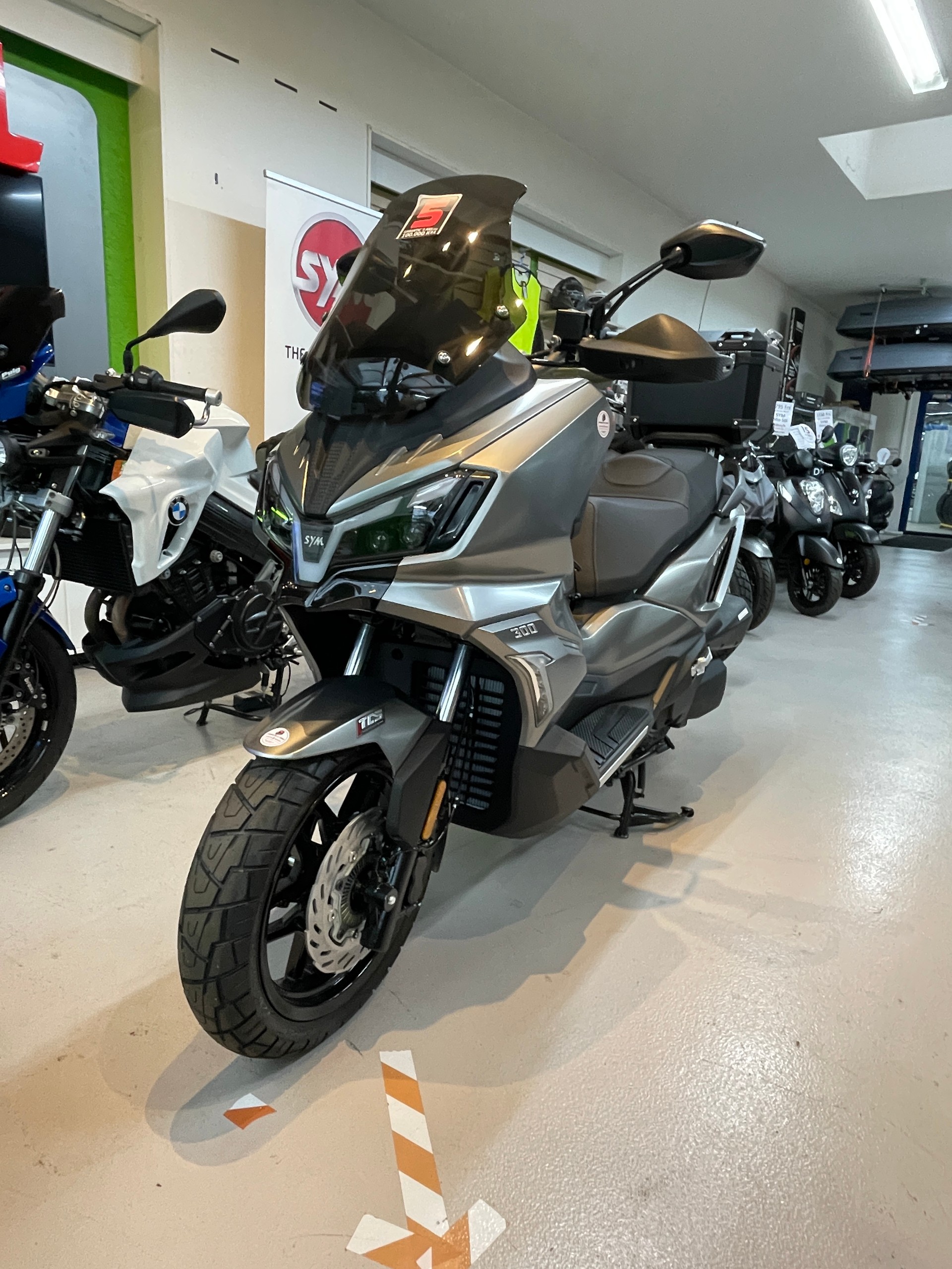 SYM ADX 300-image-3