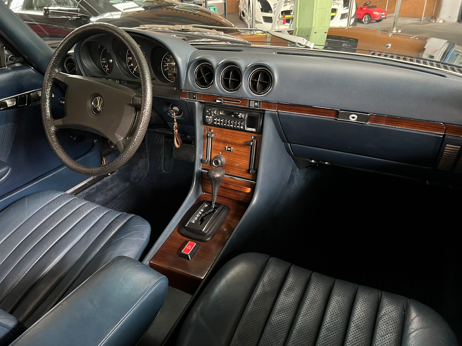 MERCEDES-BENZ V8 Cabriolet ***** Veteran *****-image-4
