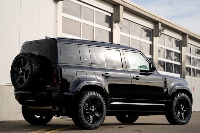 LAND ROVER Defender 110 P400 I6 SE 3.0 AT8-image-6