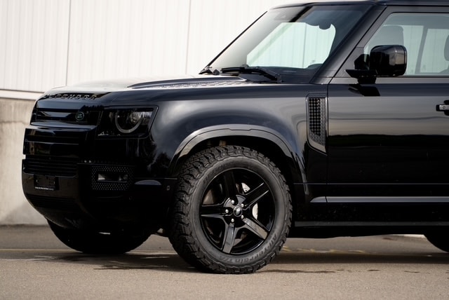 LAND ROVER Defender 110 P400 I6 SE 3.0 AT8-image-1