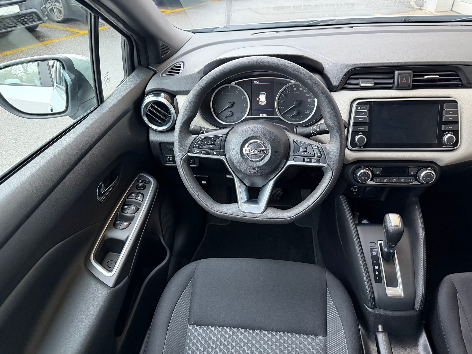 NISSAN Micra IG-T tekna Xtronic-image-9