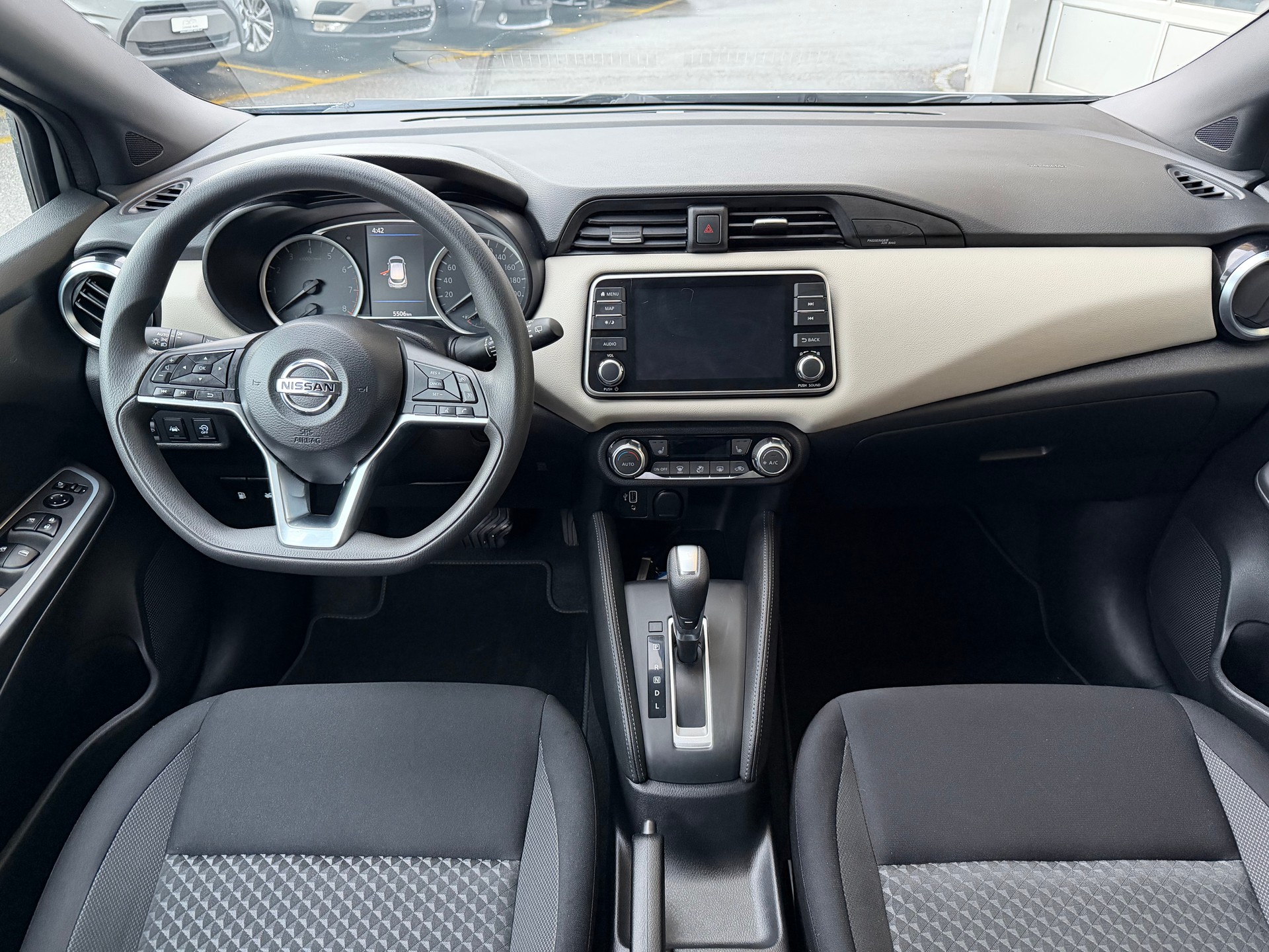 NISSAN Micra IG-T tekna Xtronic-image-8