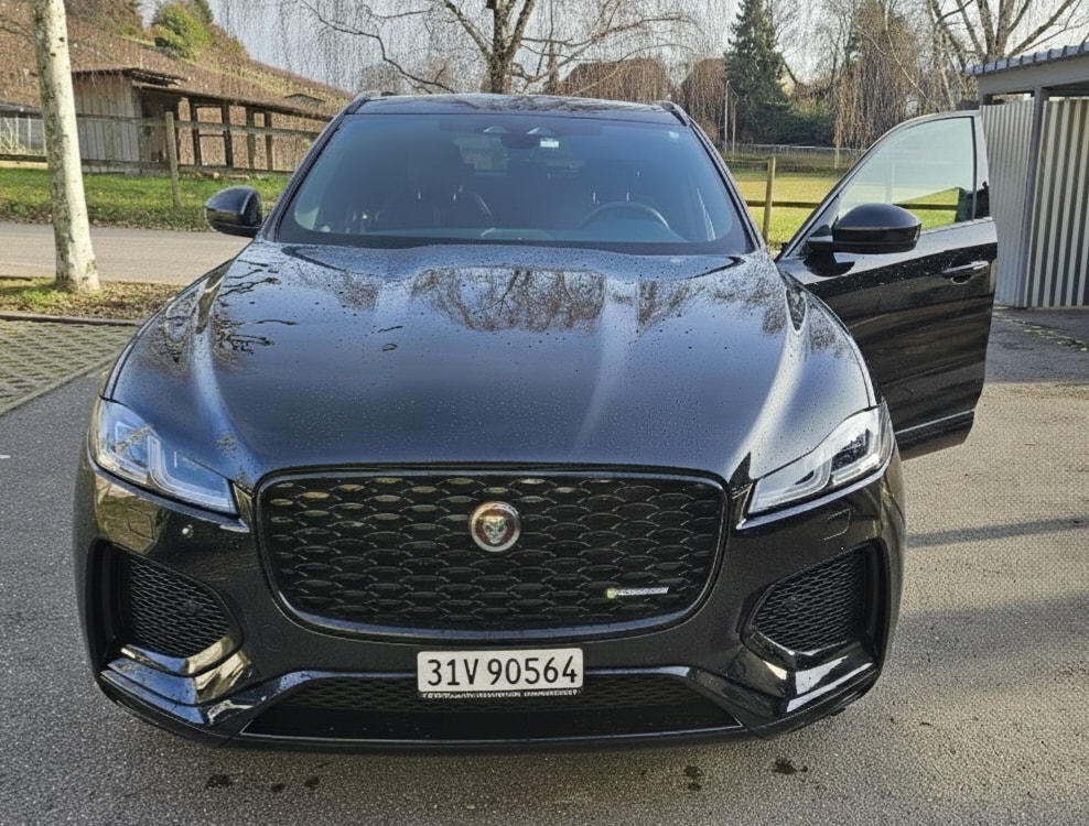JAGUAR F-Pace 2.0 D200 R-Dynamic MHEV Black AWD-image-0
