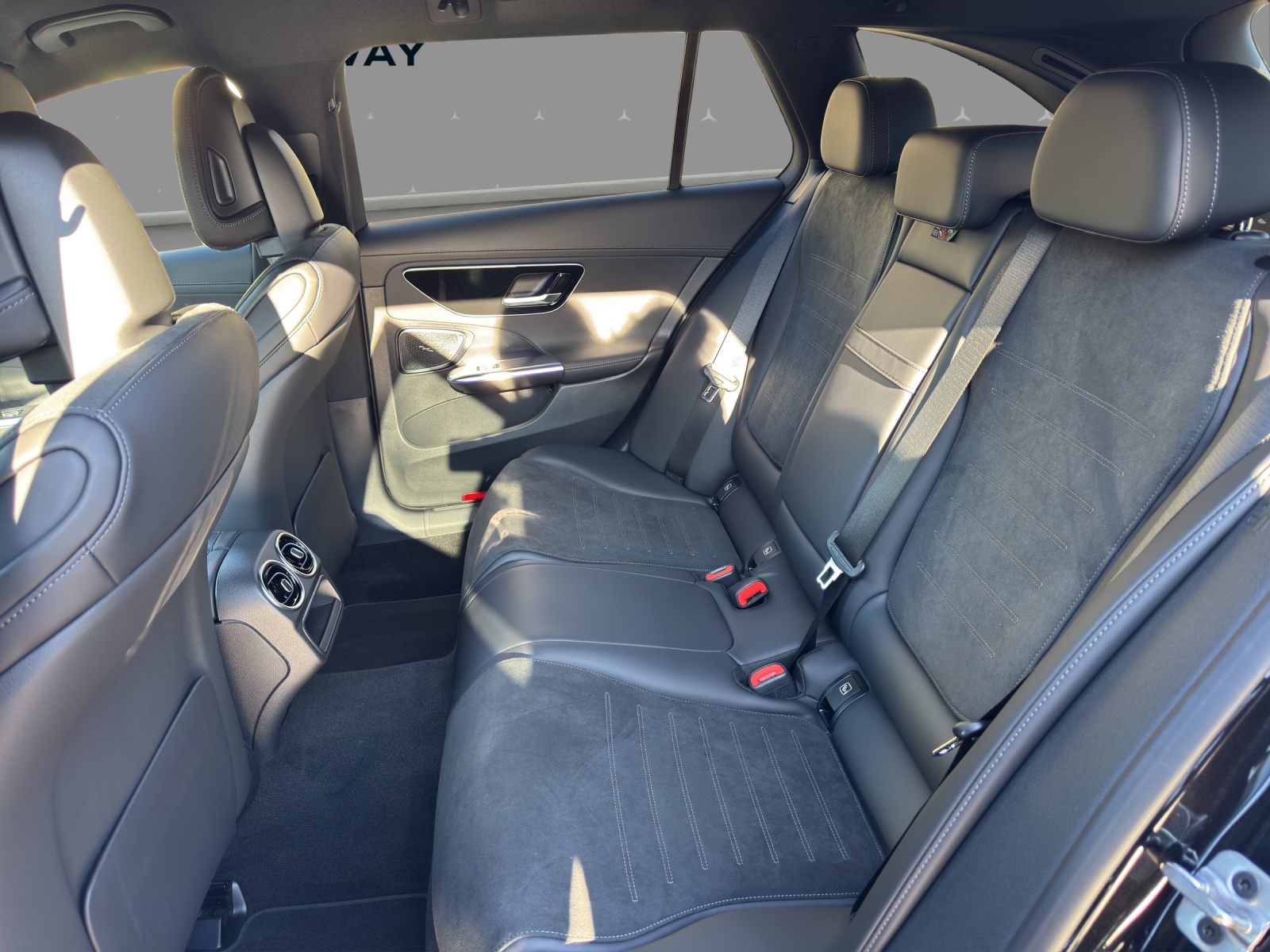 MERCEDES-BENZ C 220 d T 4 Matic Swiss Star-image-15