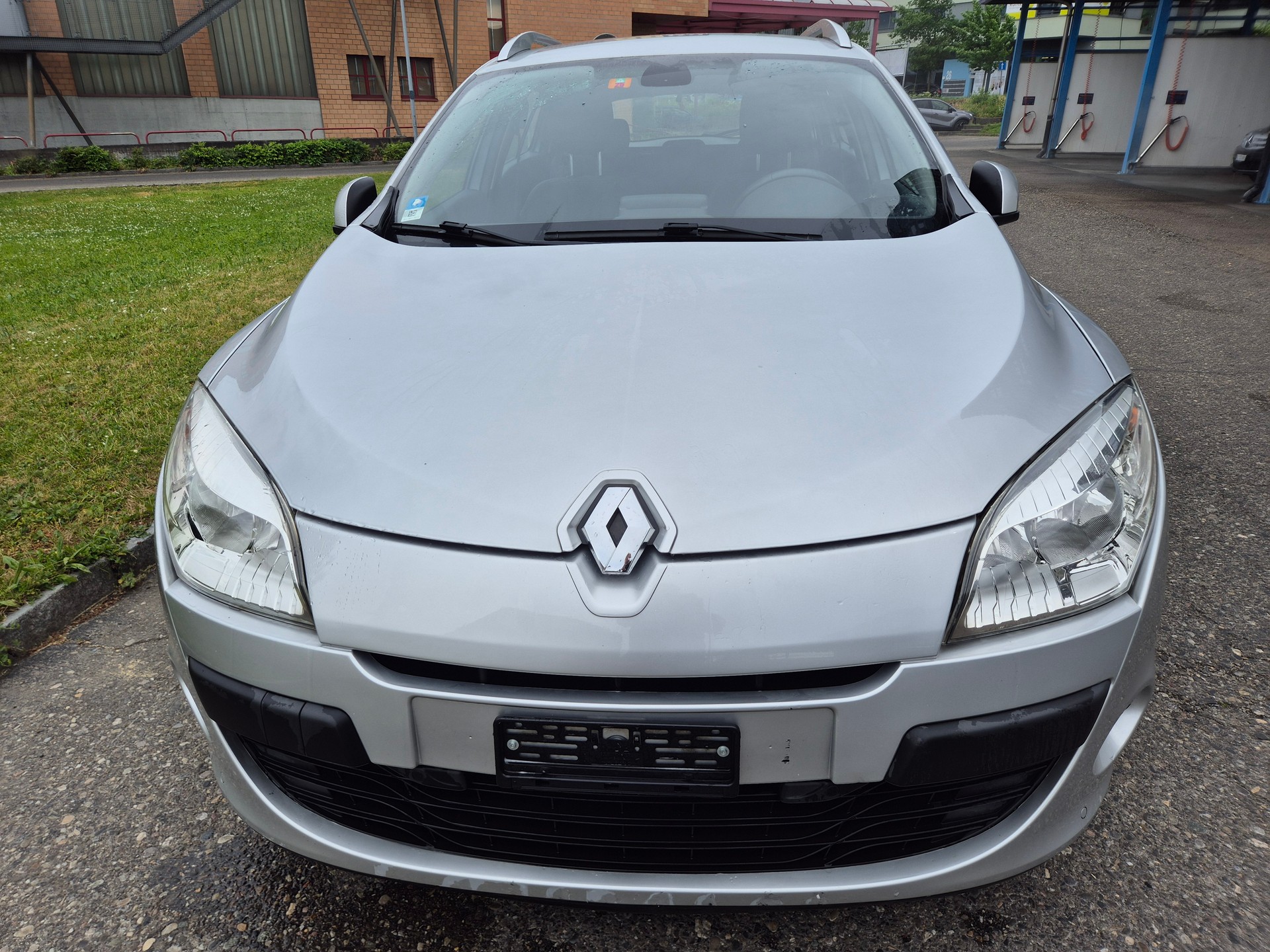 RENAULT Mégane Grandtour 2.0 16V Dynamique CVT-image-9