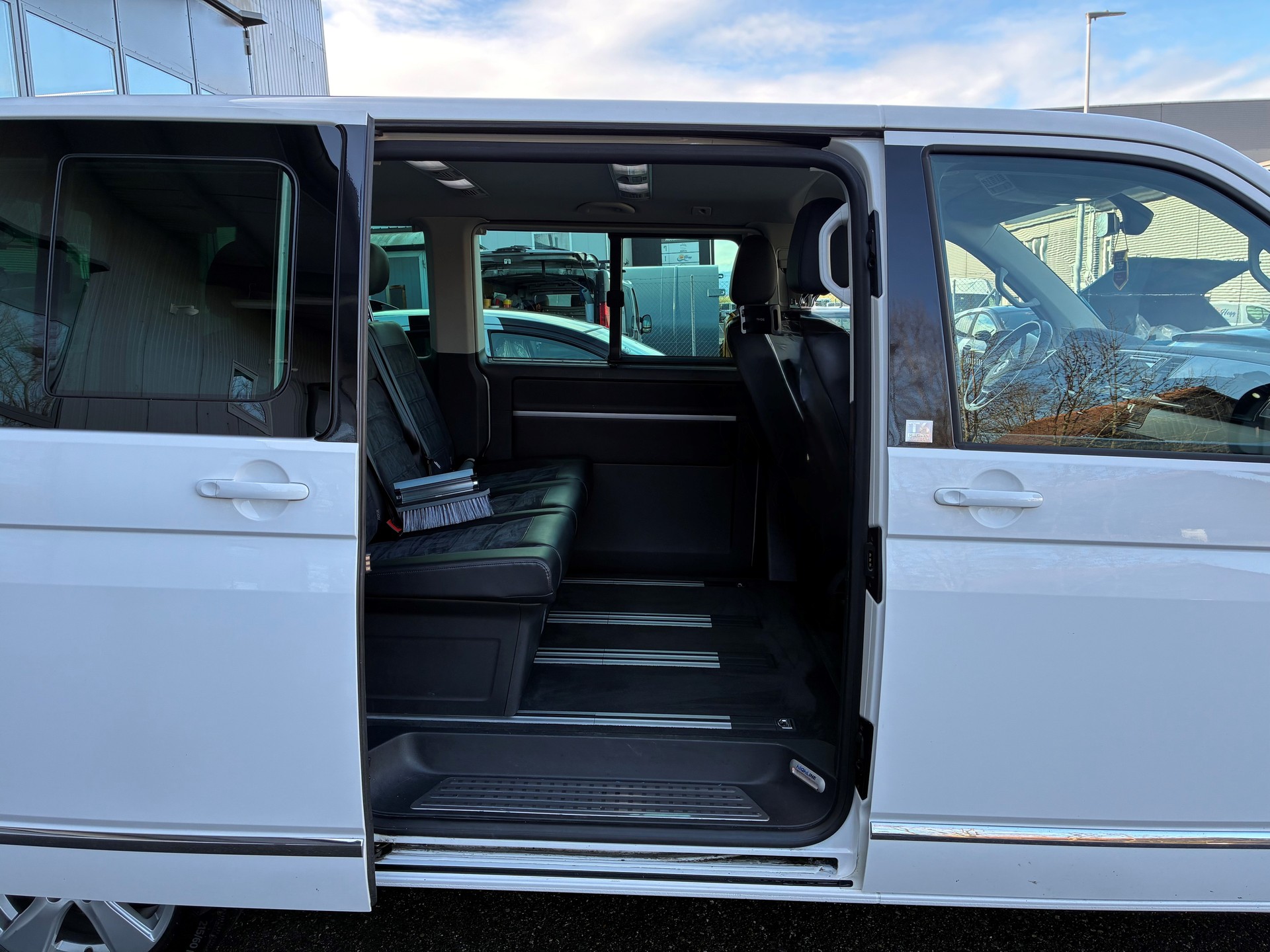 VW T6 Multivan 2.0 TDI Highline Liberty DSG-image-5