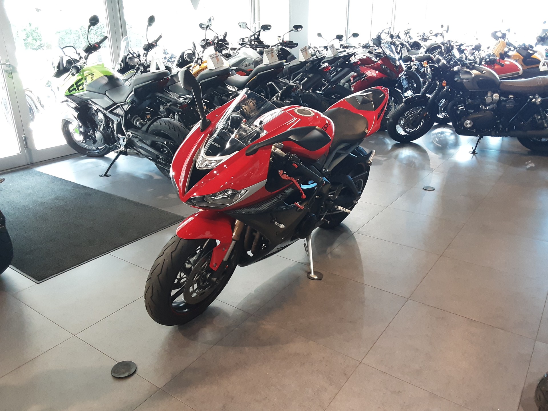 TRIUMPH Daytona 675 ABS (25kW)-image-3