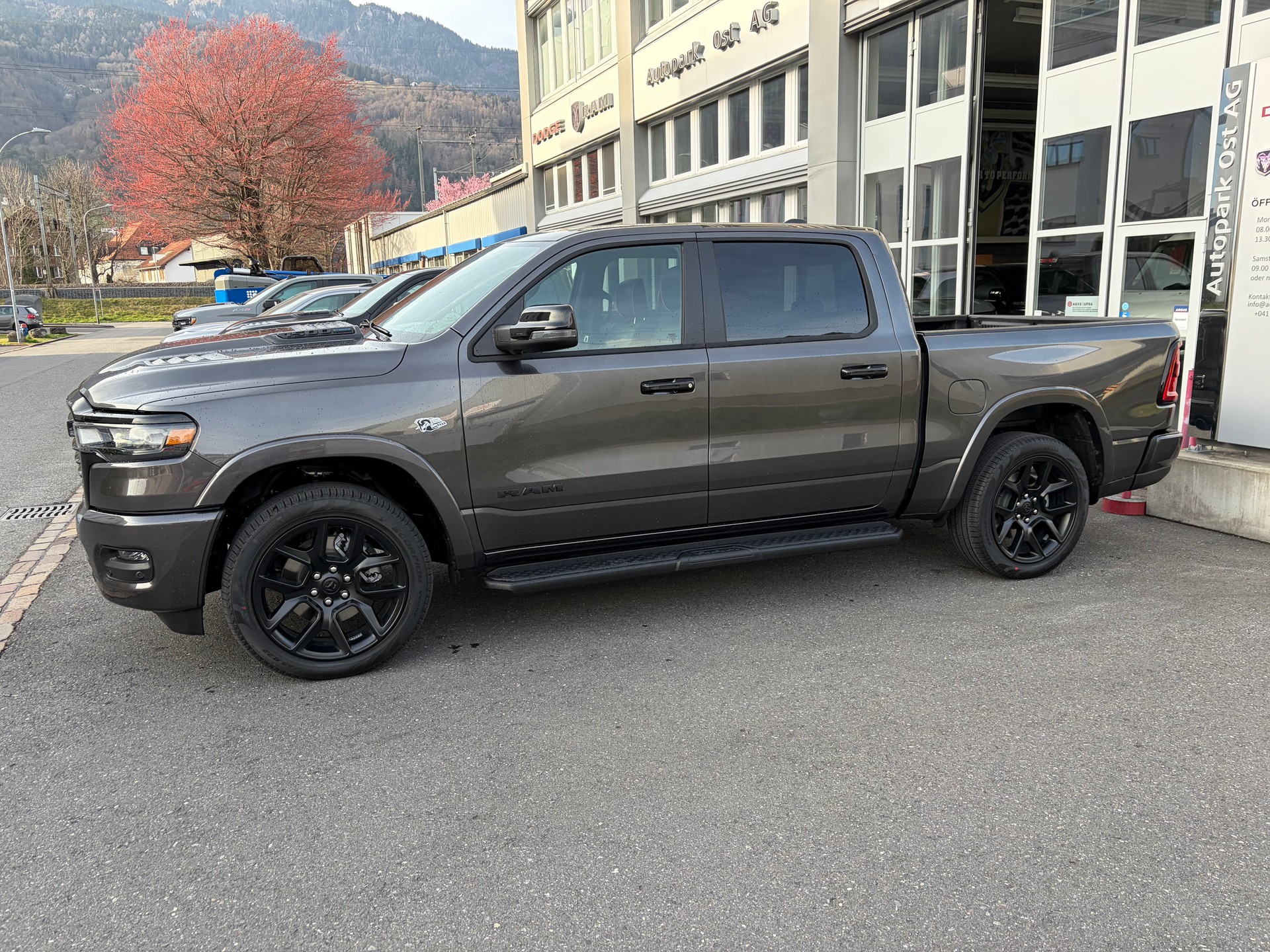DODGE Ram 1500 Laramie Night Crew Cab 5.7l V8 MY26-image-2