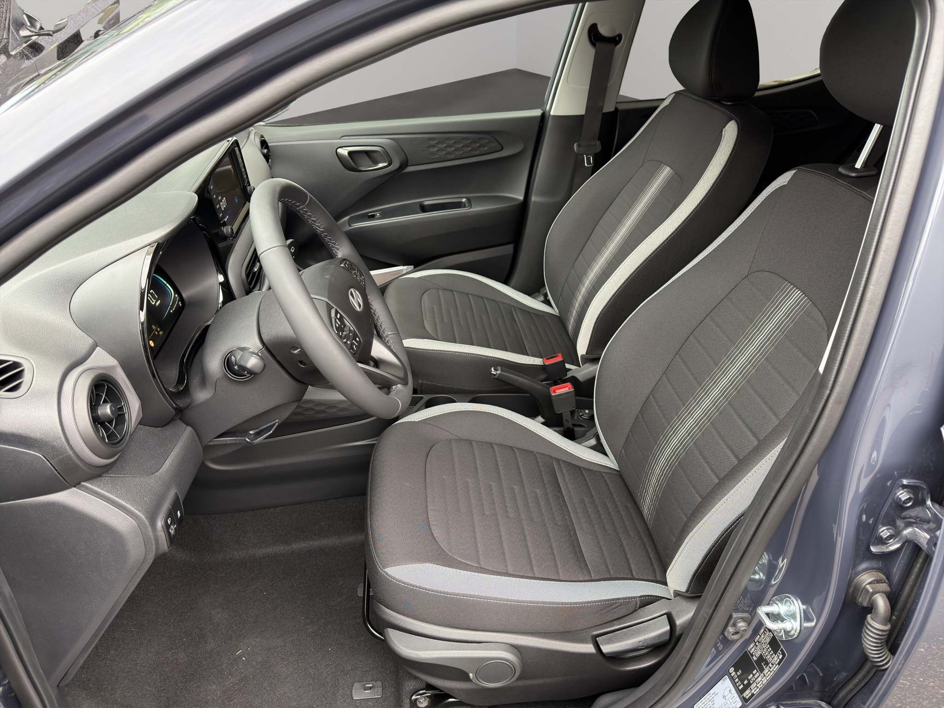 HYUNDAI i10 1.2 Amplia-image-5