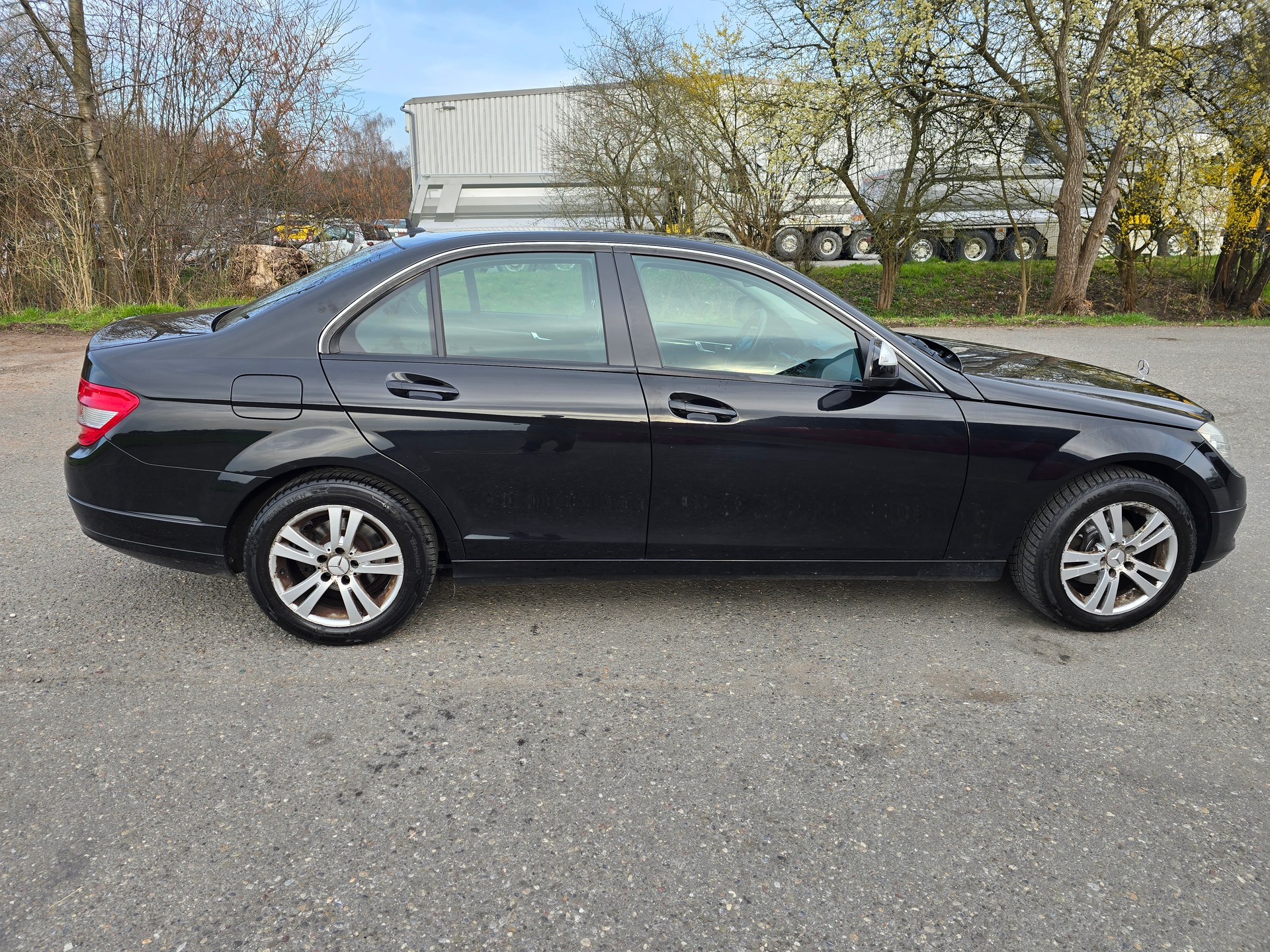 MERCEDES-BENZ C 180 CGI BlueEfficiency Avantgarde Automatic-image-8
