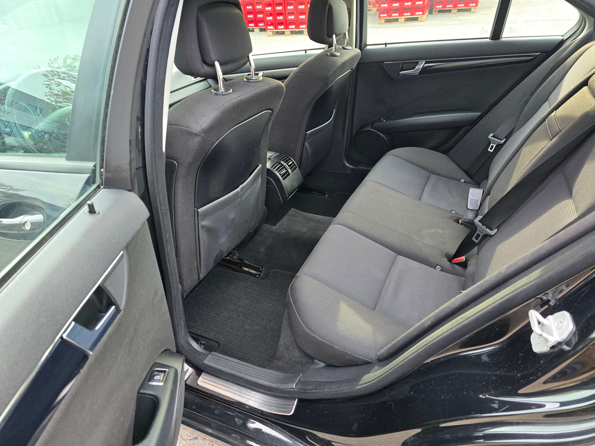 MERCEDES-BENZ C 180 CGI BlueEfficiency Avantgarde Automatic-image-14