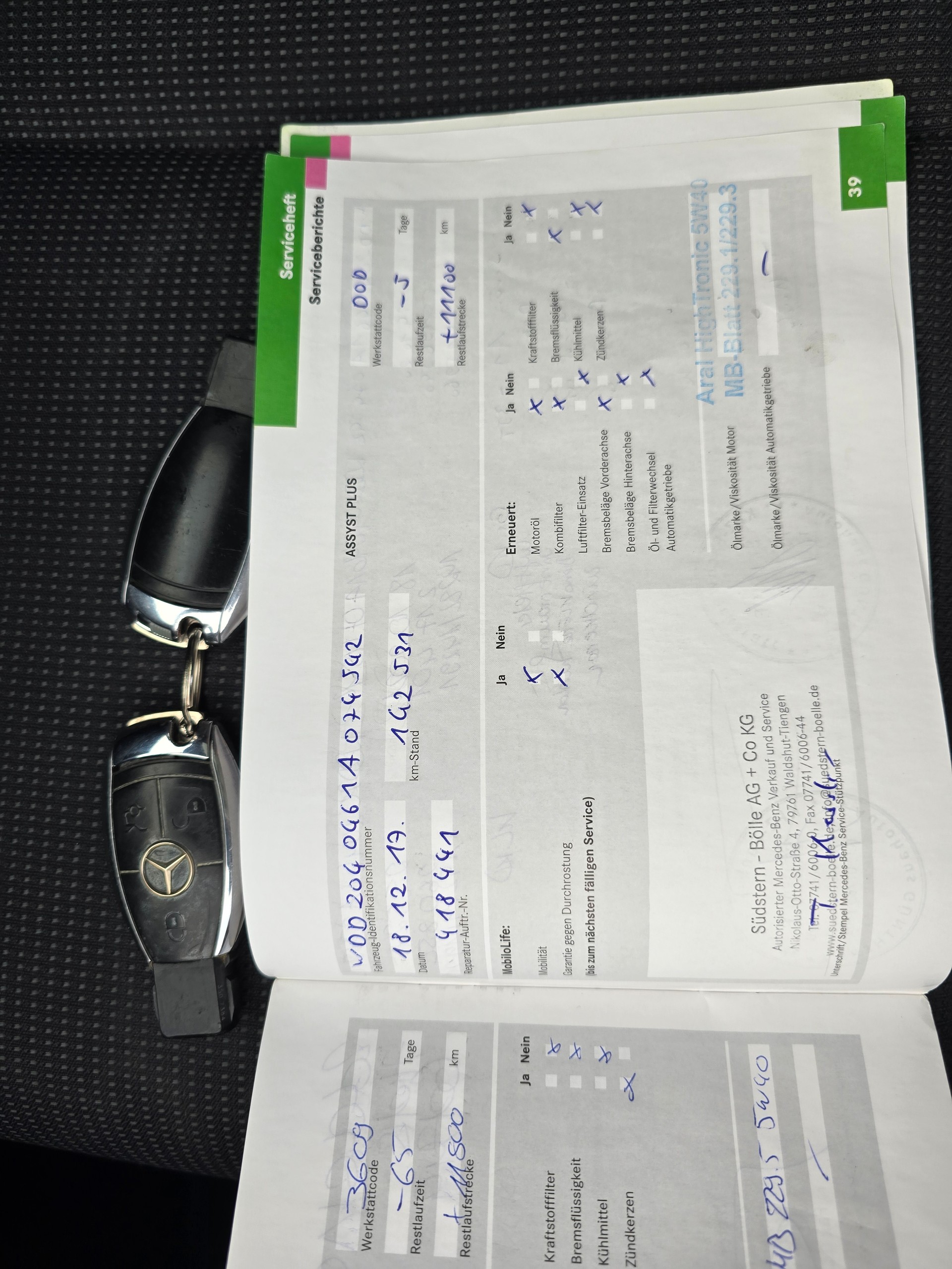 MERCEDES-BENZ C 180 CGI BlueEfficiency Avantgarde Automatic-image-26