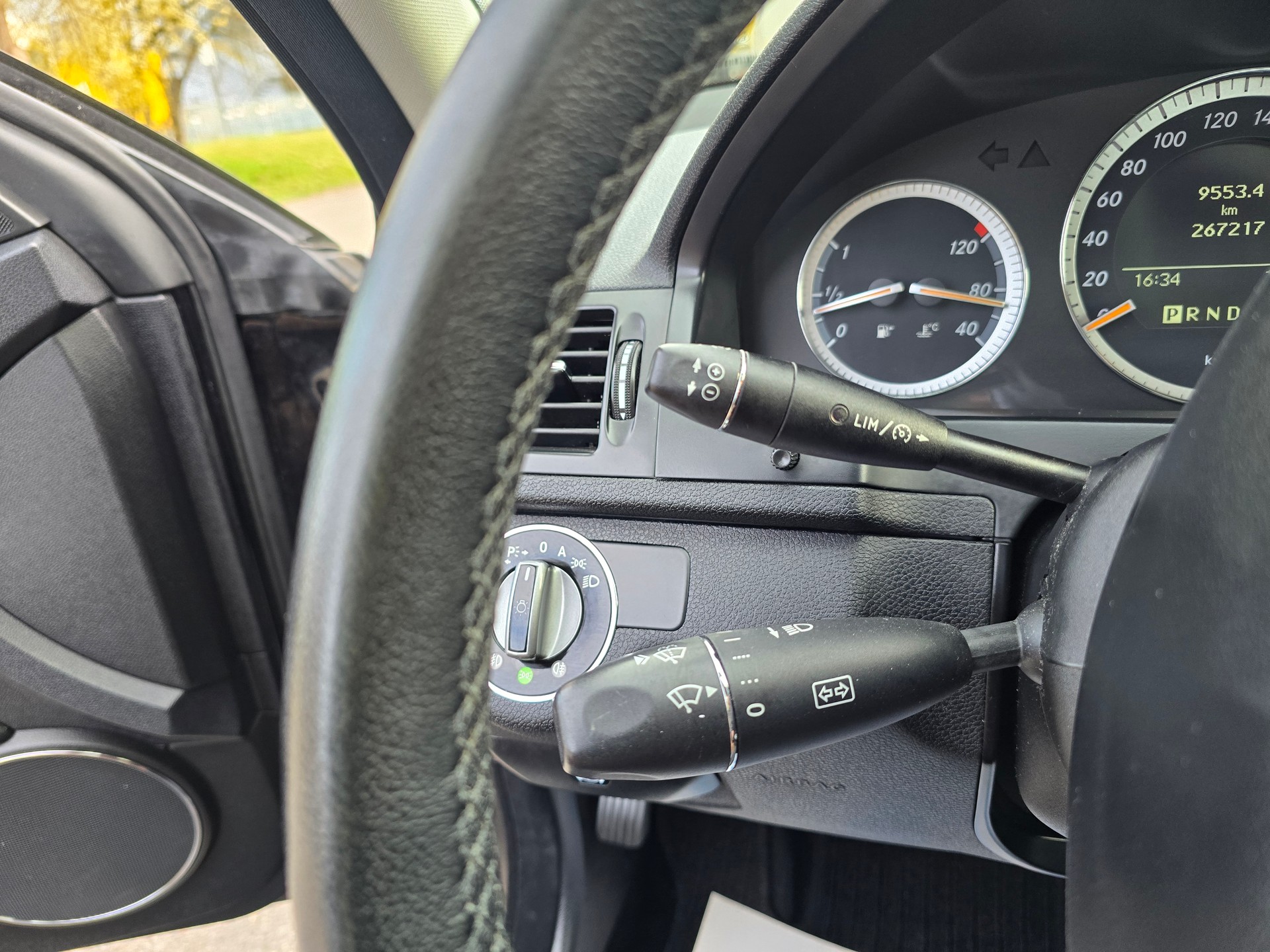 MERCEDES-BENZ C 180 CGI BlueEfficiency Avantgarde Automatic-image-20