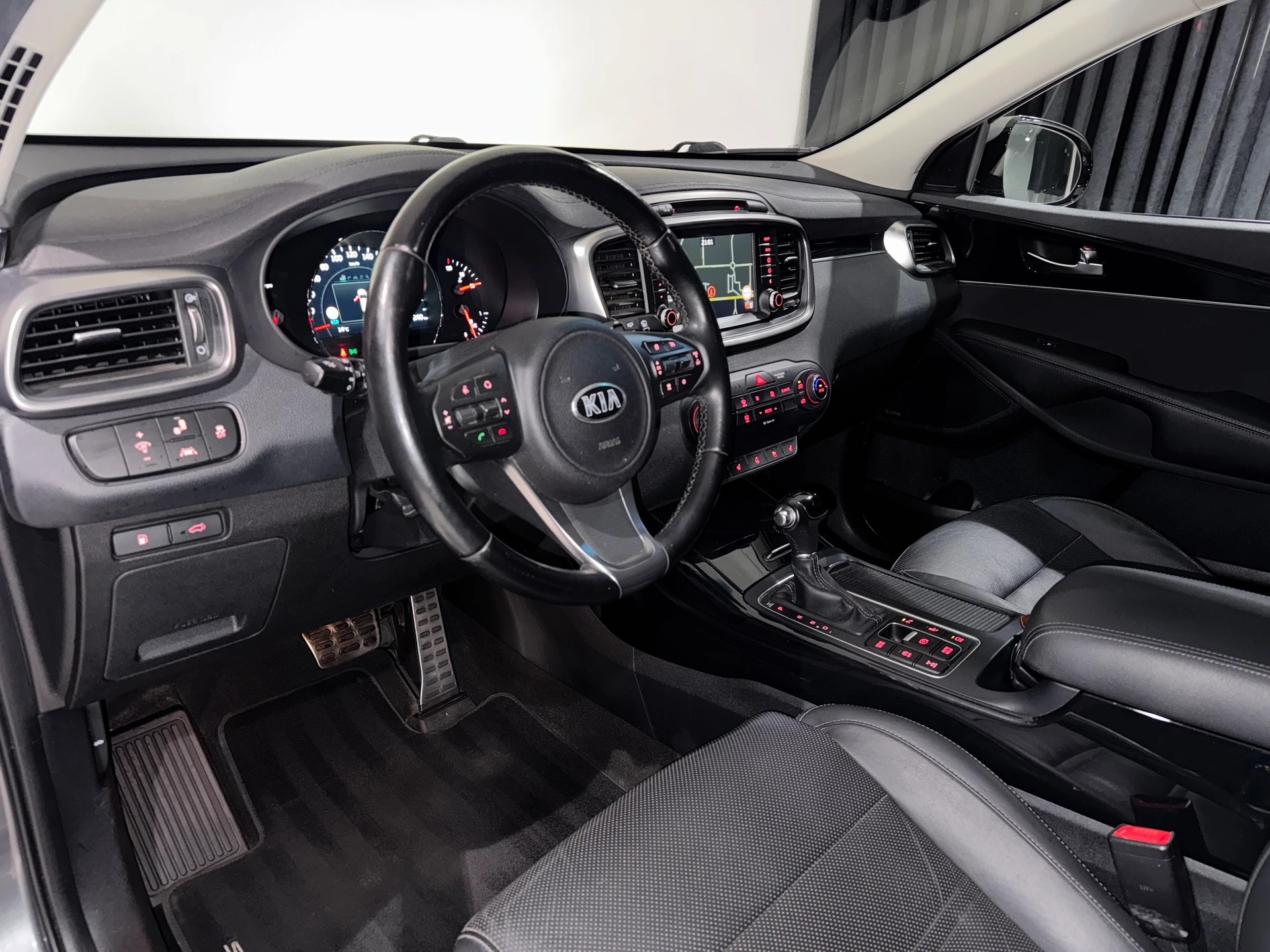 KIA Sorento 2.2 CRDI Style 5P. Automatic-image-6