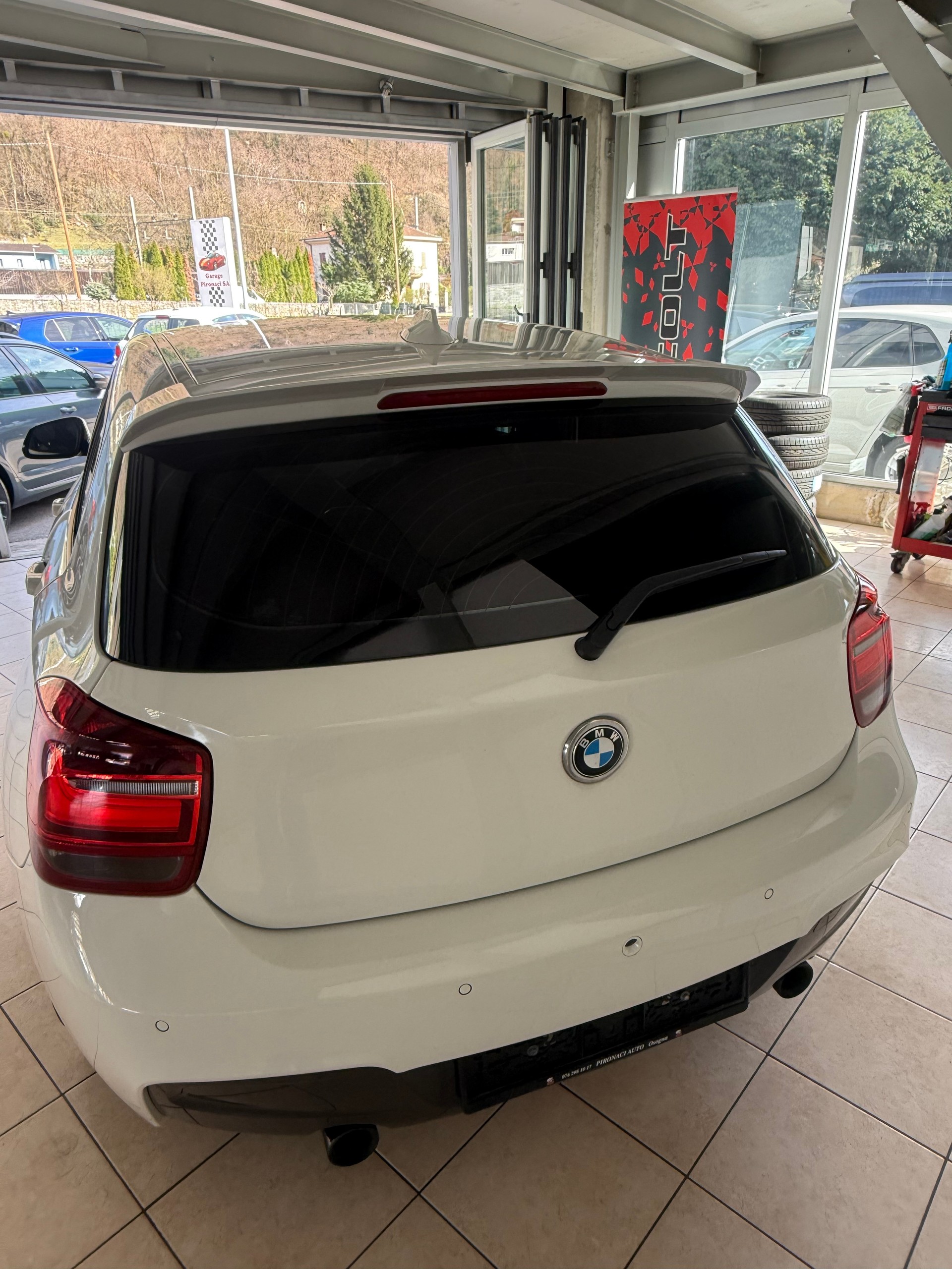 BMW M135i xDrive Steptronic-image-5