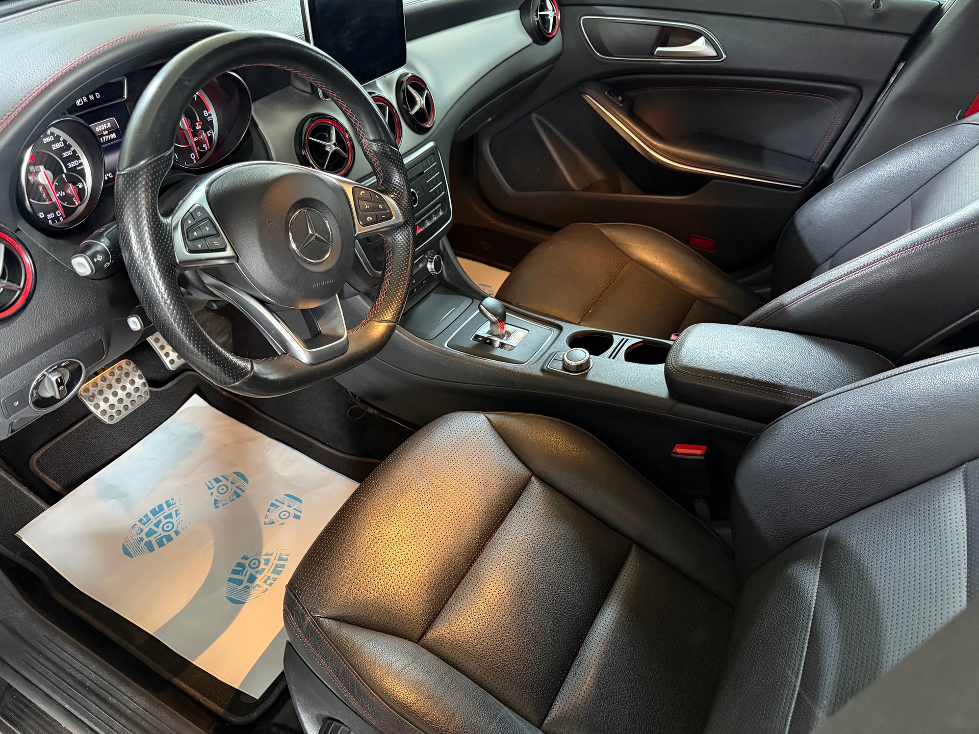 MERCEDES-BENZ CLA 45 AMG 4Matic Speedshift-image-4