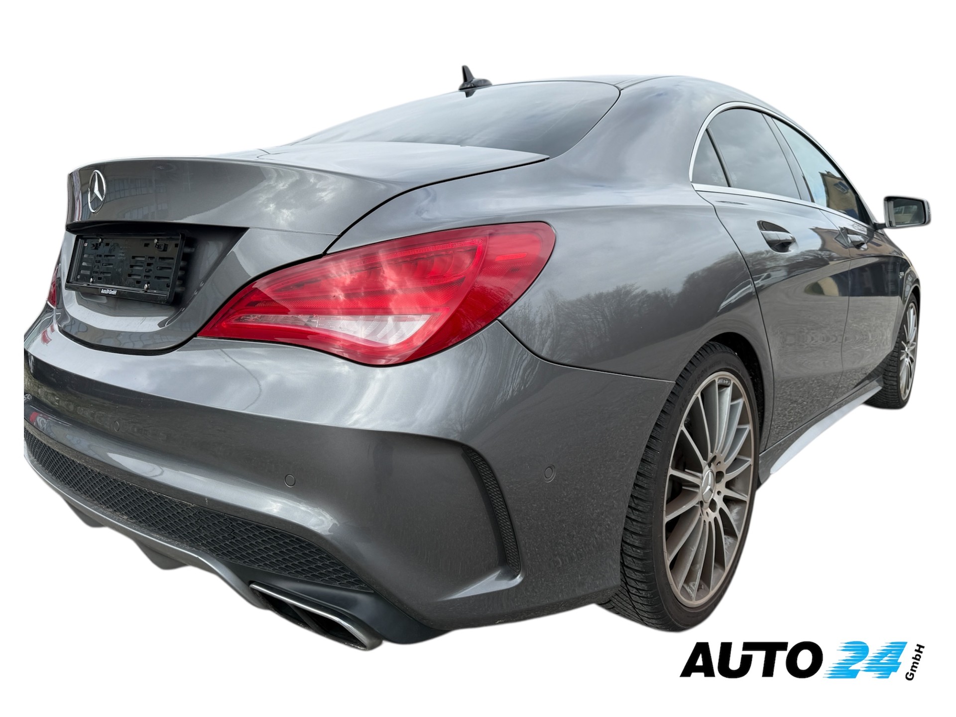 MERCEDES-BENZ CLA 45 AMG 4Matic Speedshift-image-3