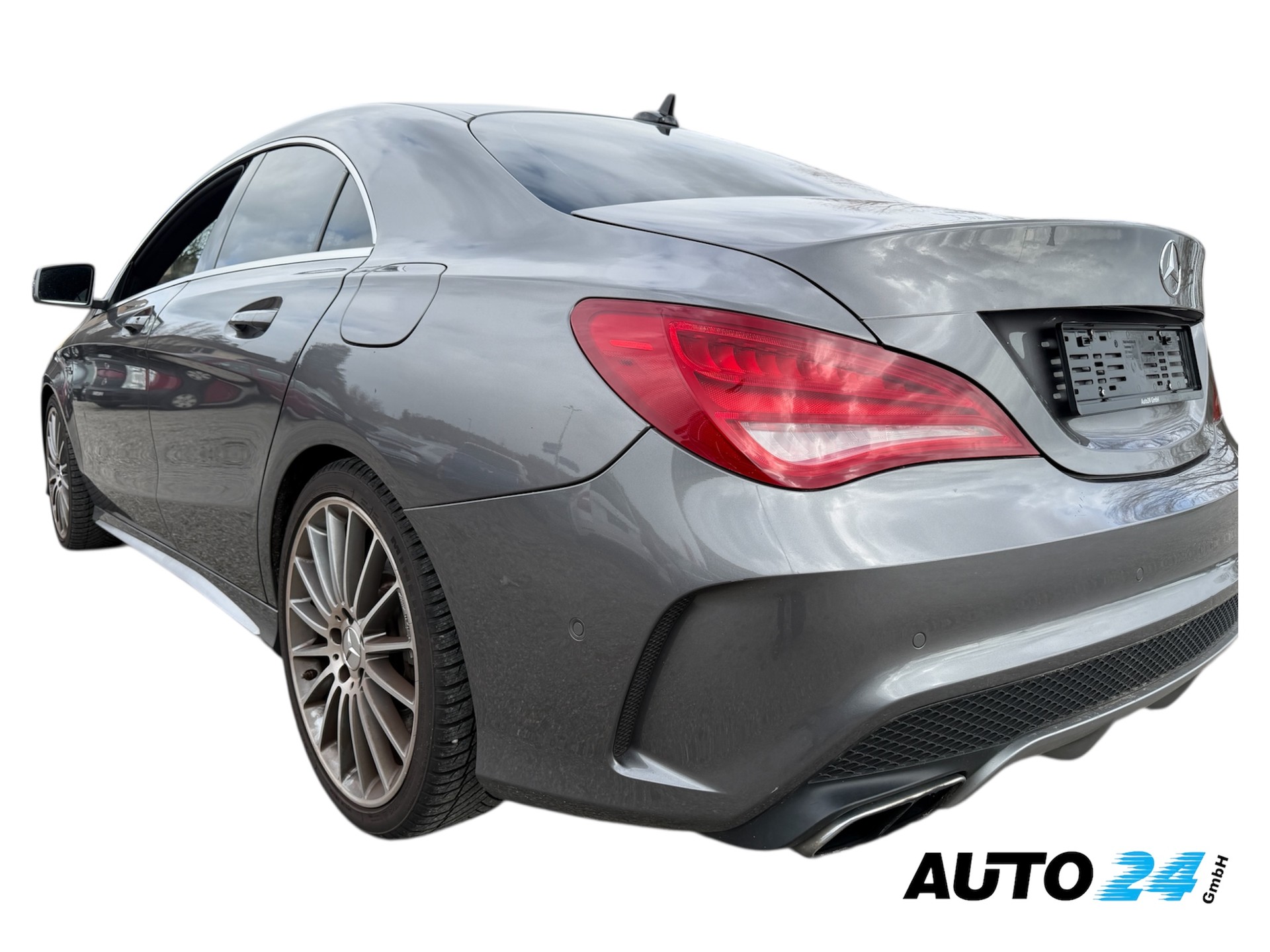 MERCEDES-BENZ CLA 45 AMG 4Matic Speedshift-image-2