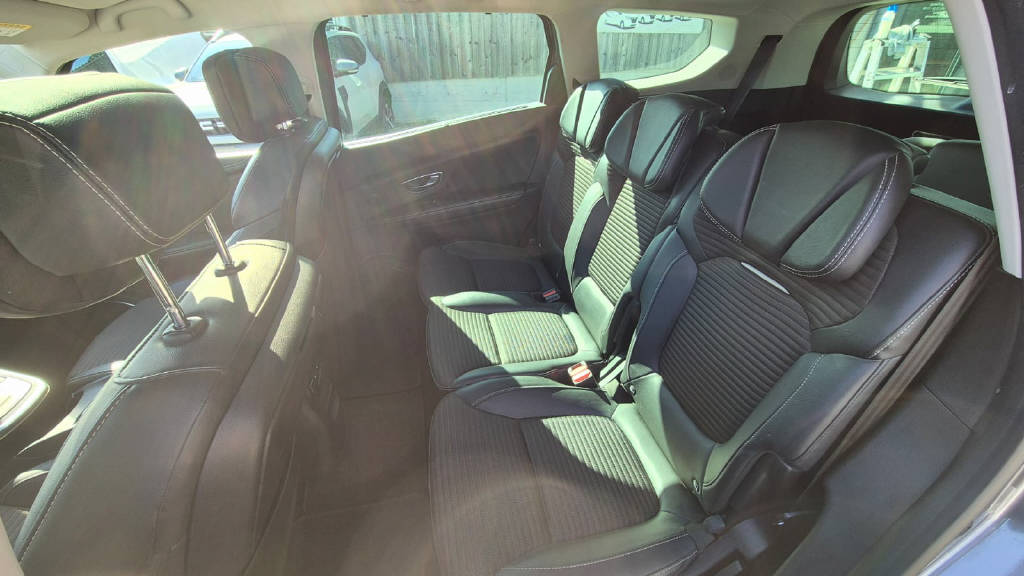 RENAULT Grand Scénic 1.6 dCi 160 Bose EDC-image-4