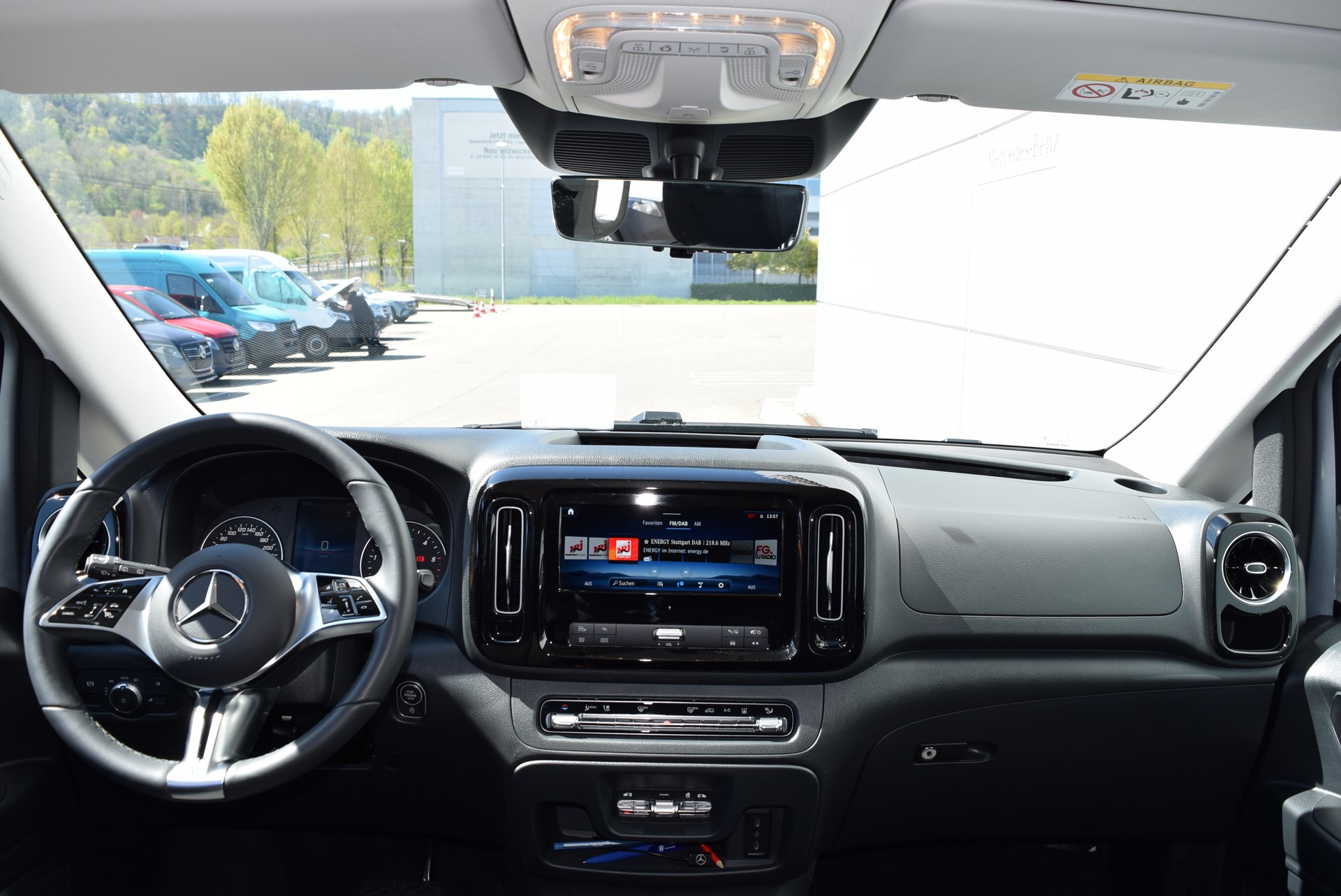 MERCEDES-BENZ Vito 116 CDI Lang Tourer 9G-Tronic 4M Select-image-6