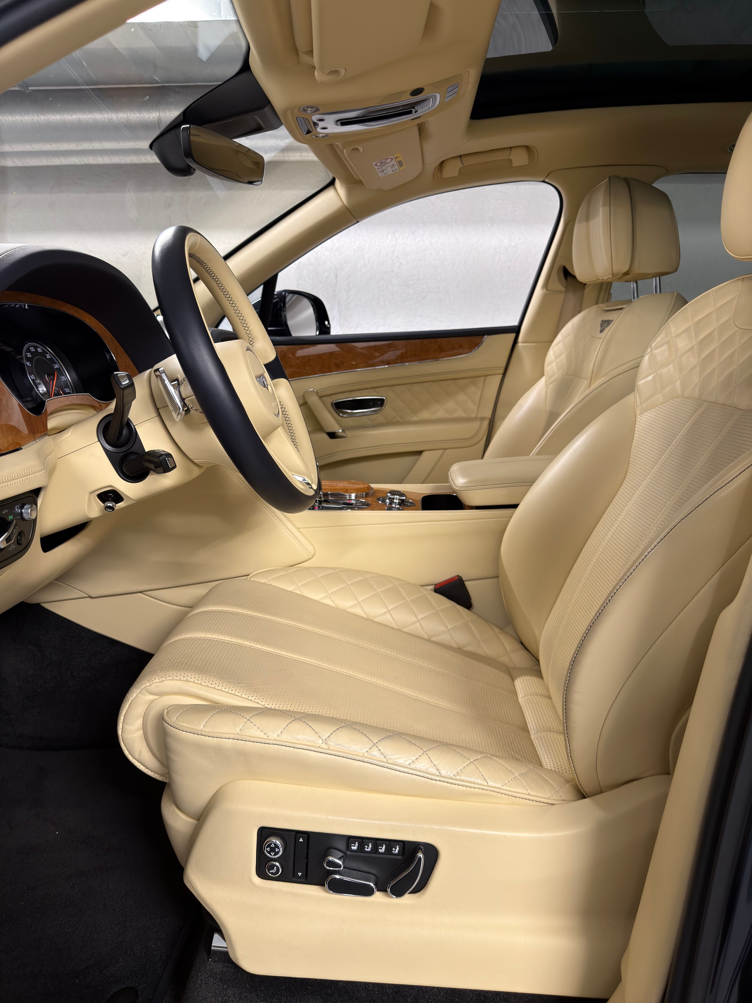 Image BENTLEY BENTAYGA Bentayga W12