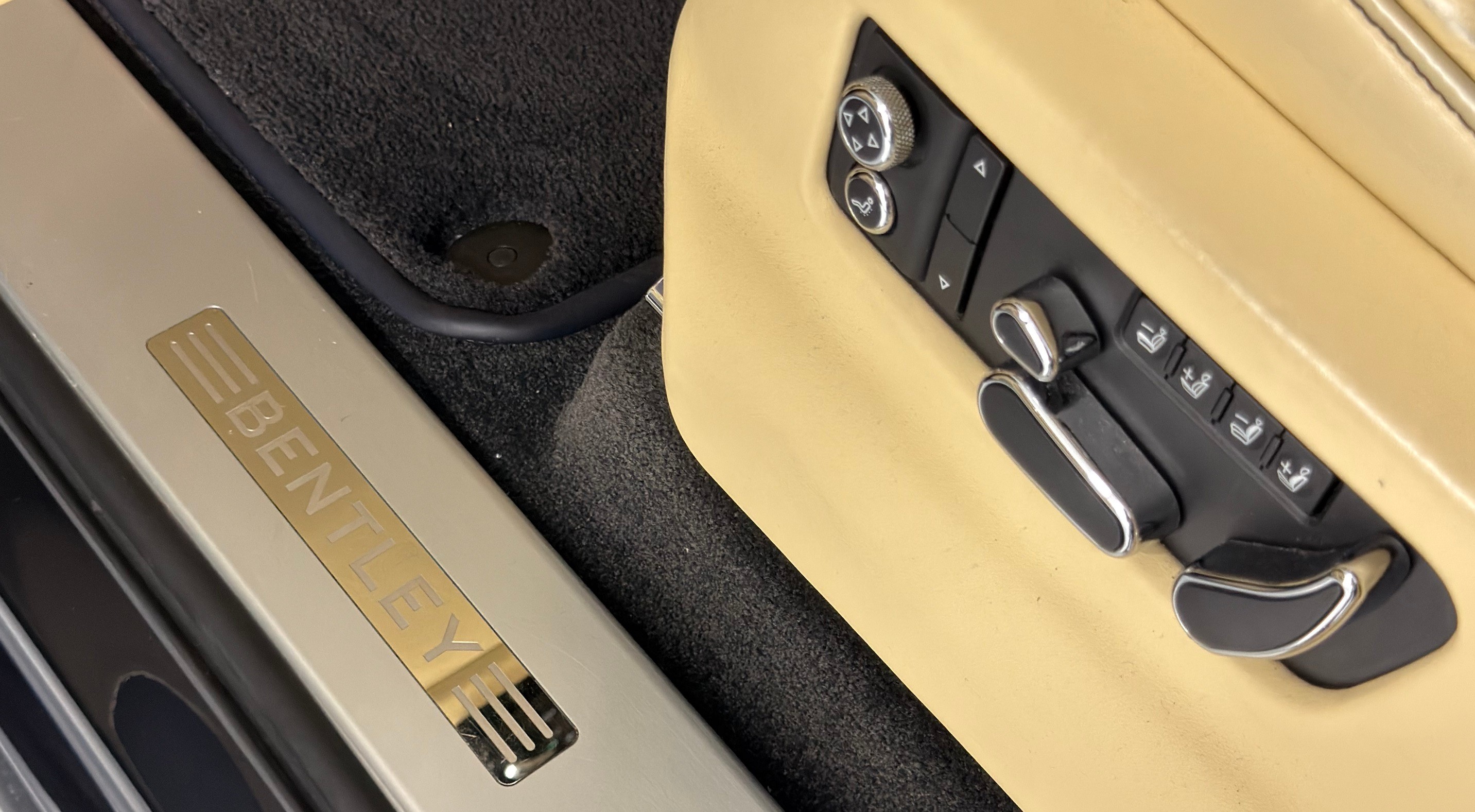 Image BENTLEY BENTAYGA Bentayga W12