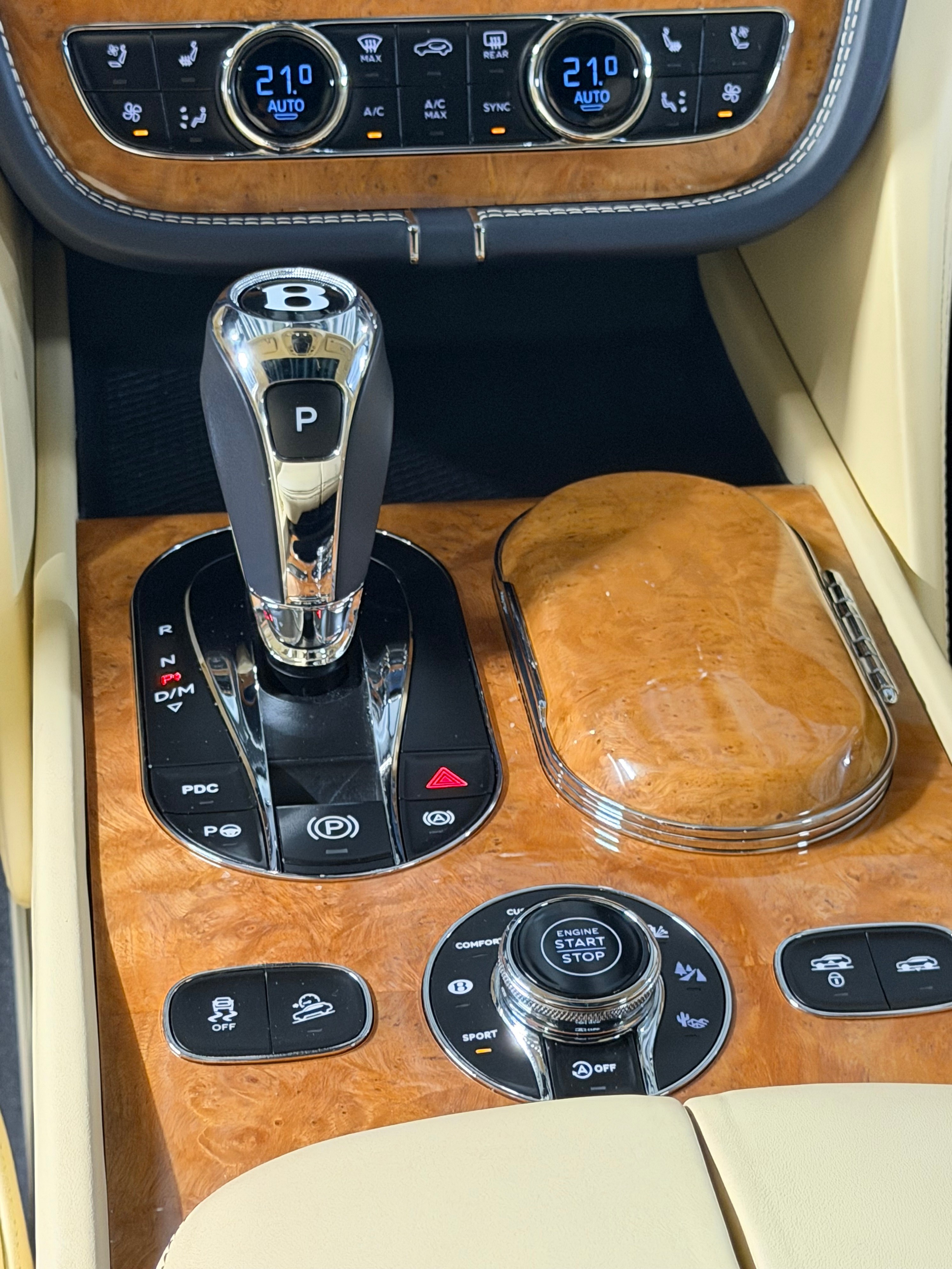 Image BENTLEY BENTAYGA Bentayga W12