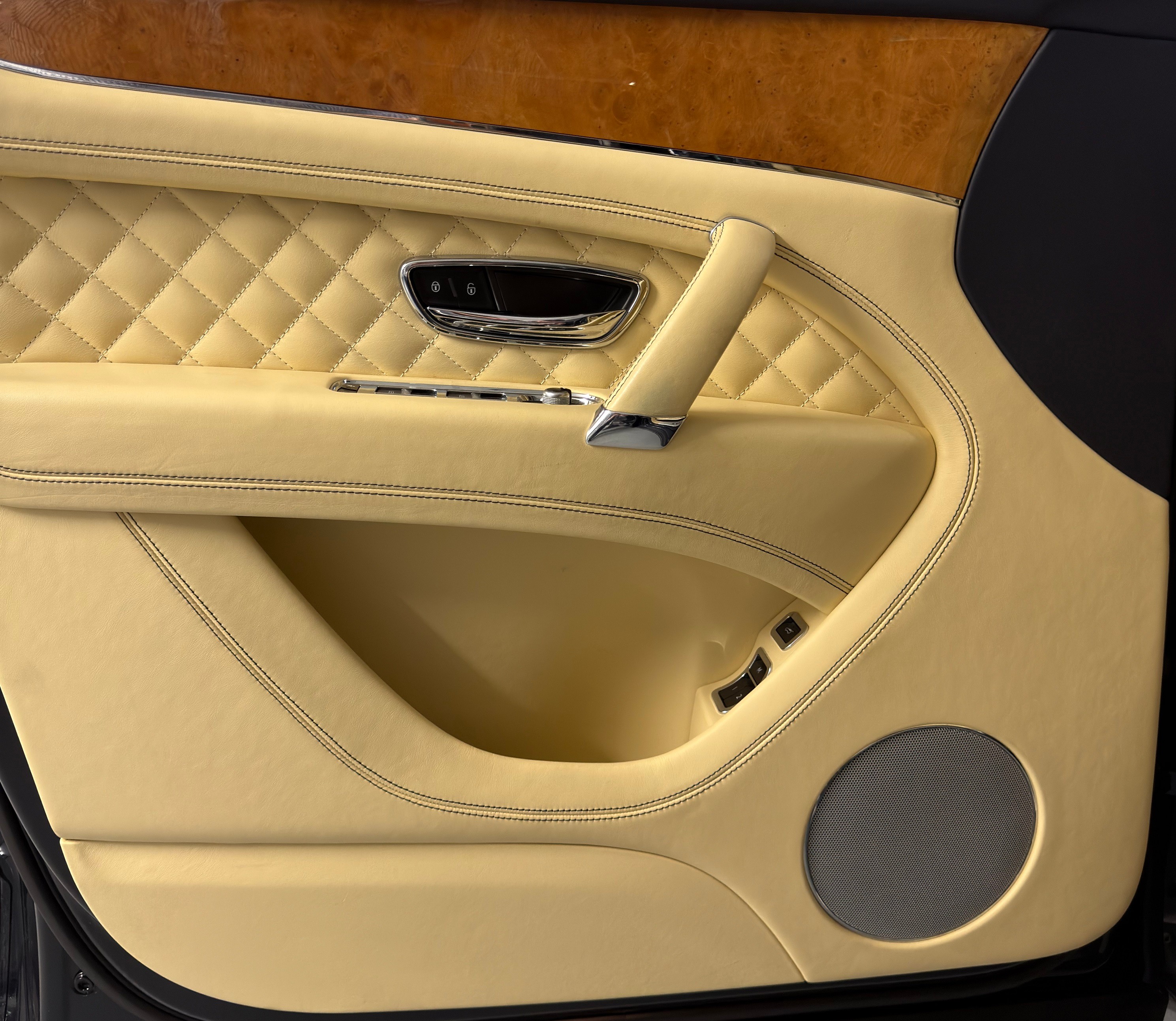 Image BENTLEY BENTAYGA Bentayga W12