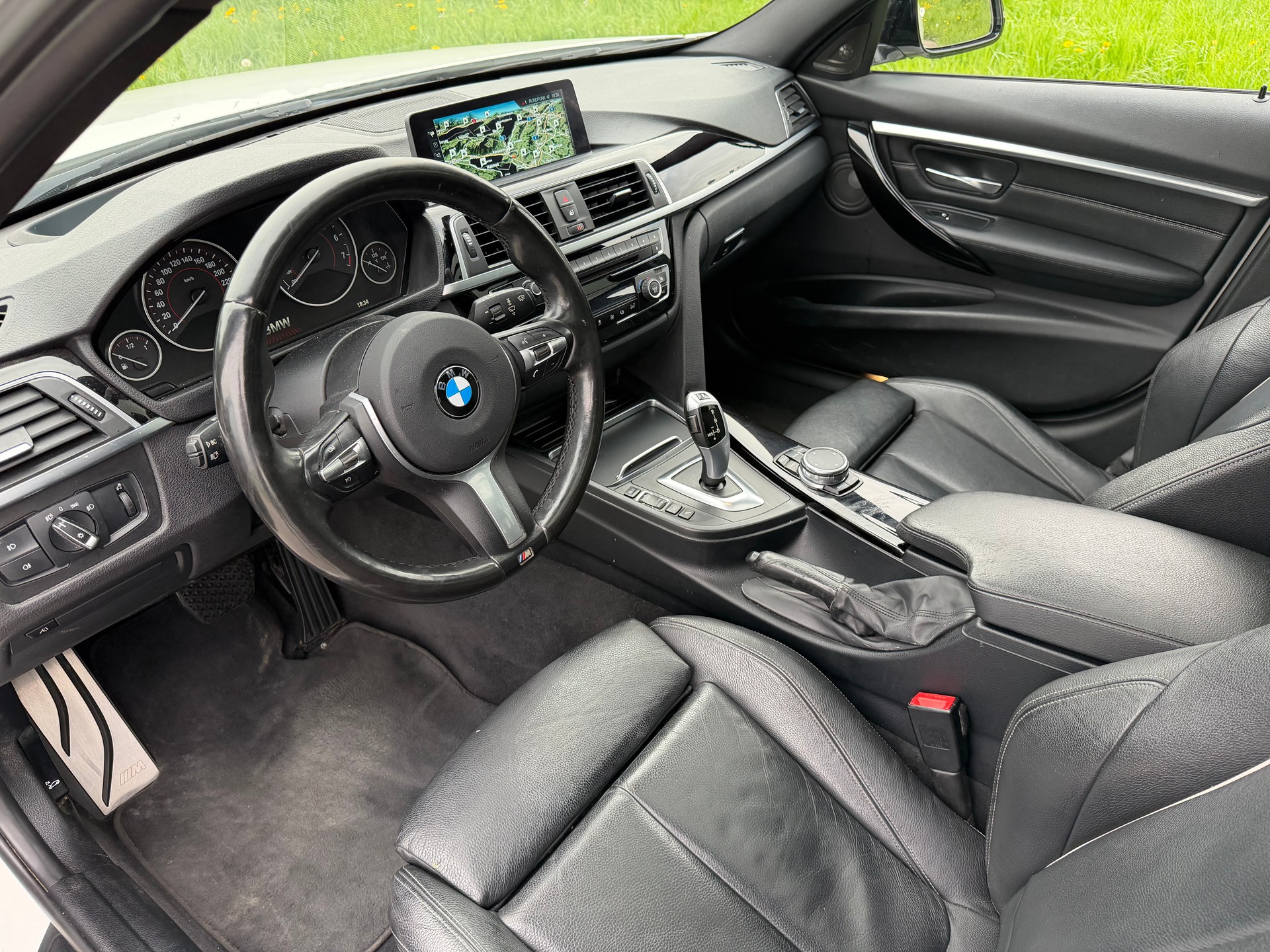 BMW 340i xDrive Touring M Sport Steptronic M-Performance-image-8