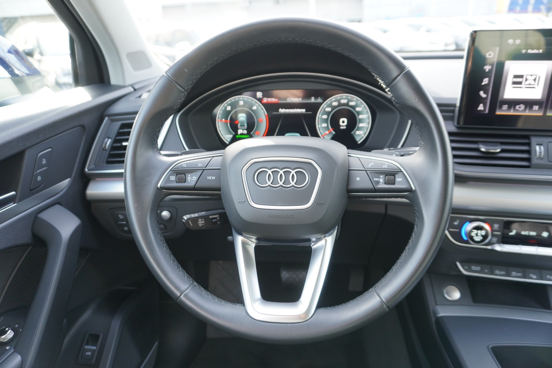AUDI Q5 40 TDI S-line quattro S-tronic-image-15