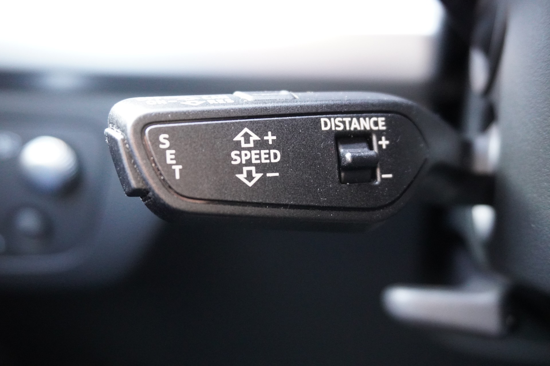 AUDI Q5 40 TDI S-line quattro S-tronic-image-33