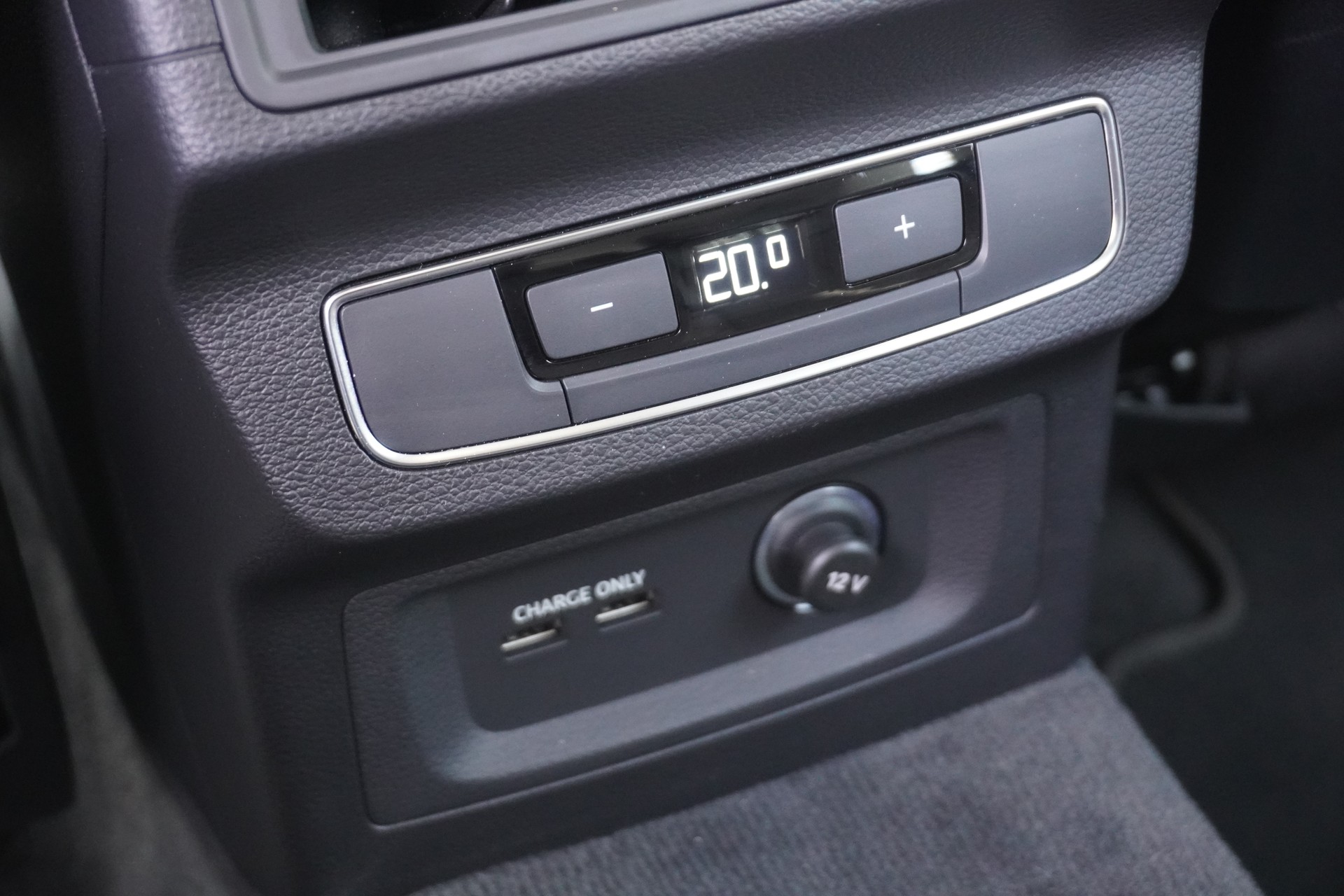 AUDI Q5 40 TDI S-line quattro S-tronic-image-13