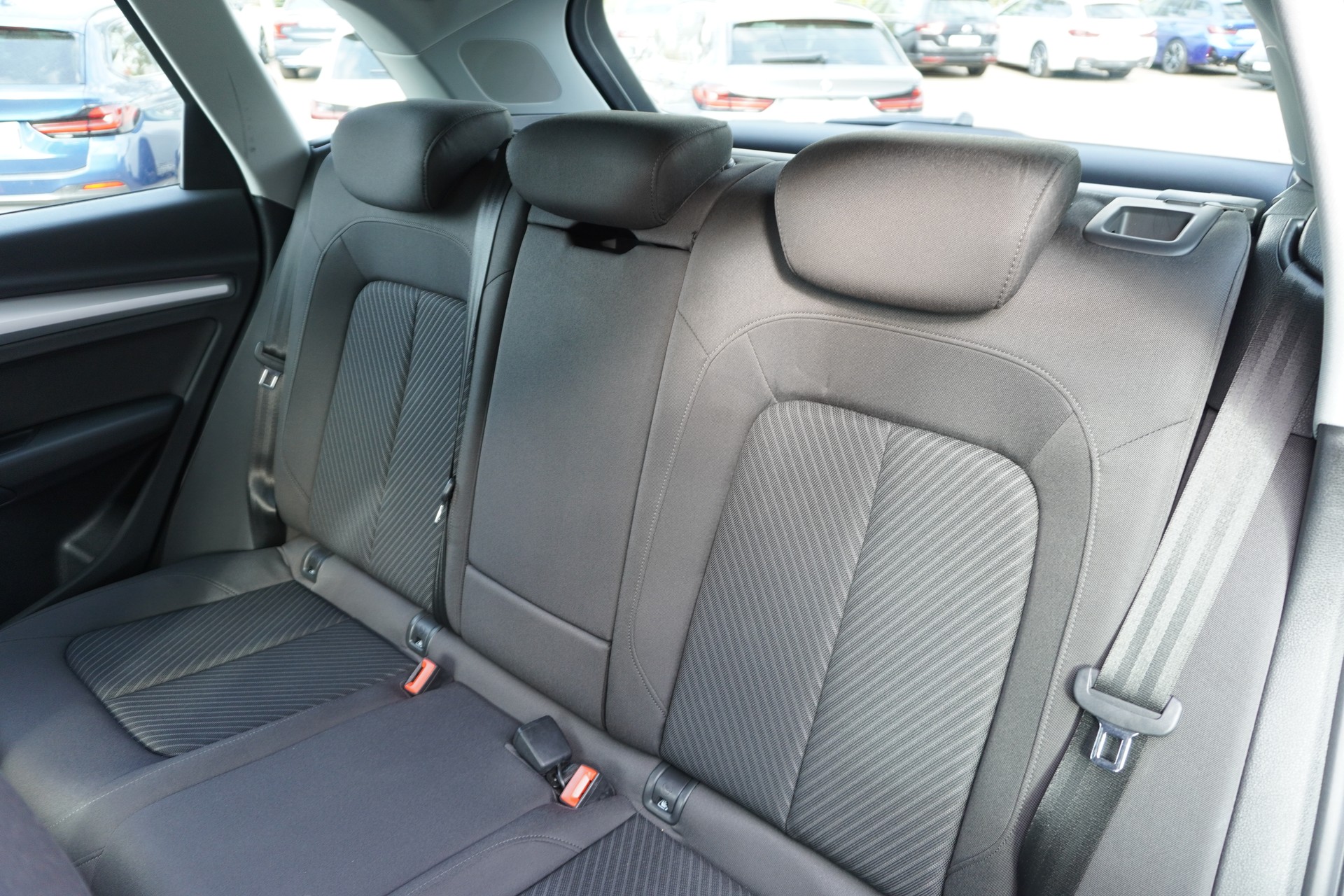 AUDI Q5 40 TDI S-line quattro S-tronic-image-12