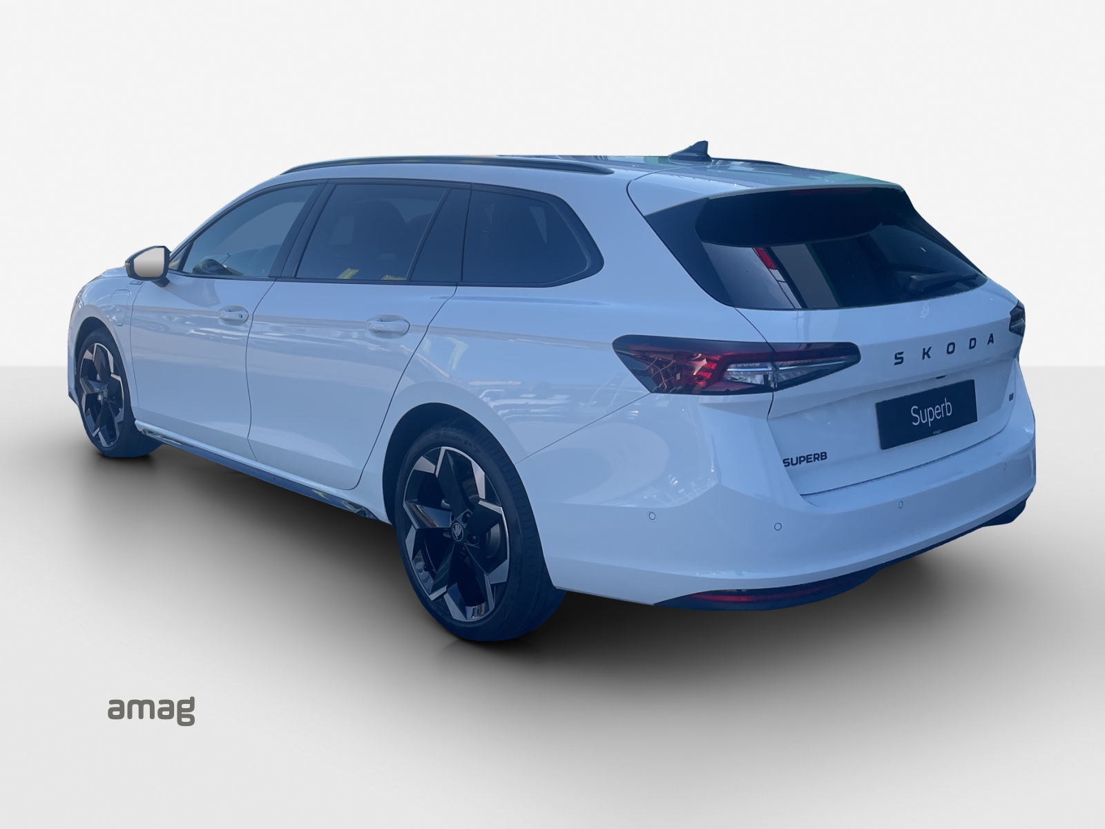 SKODA Superb Combi 1.5 TSI PHEV Sportline DSG-image-2