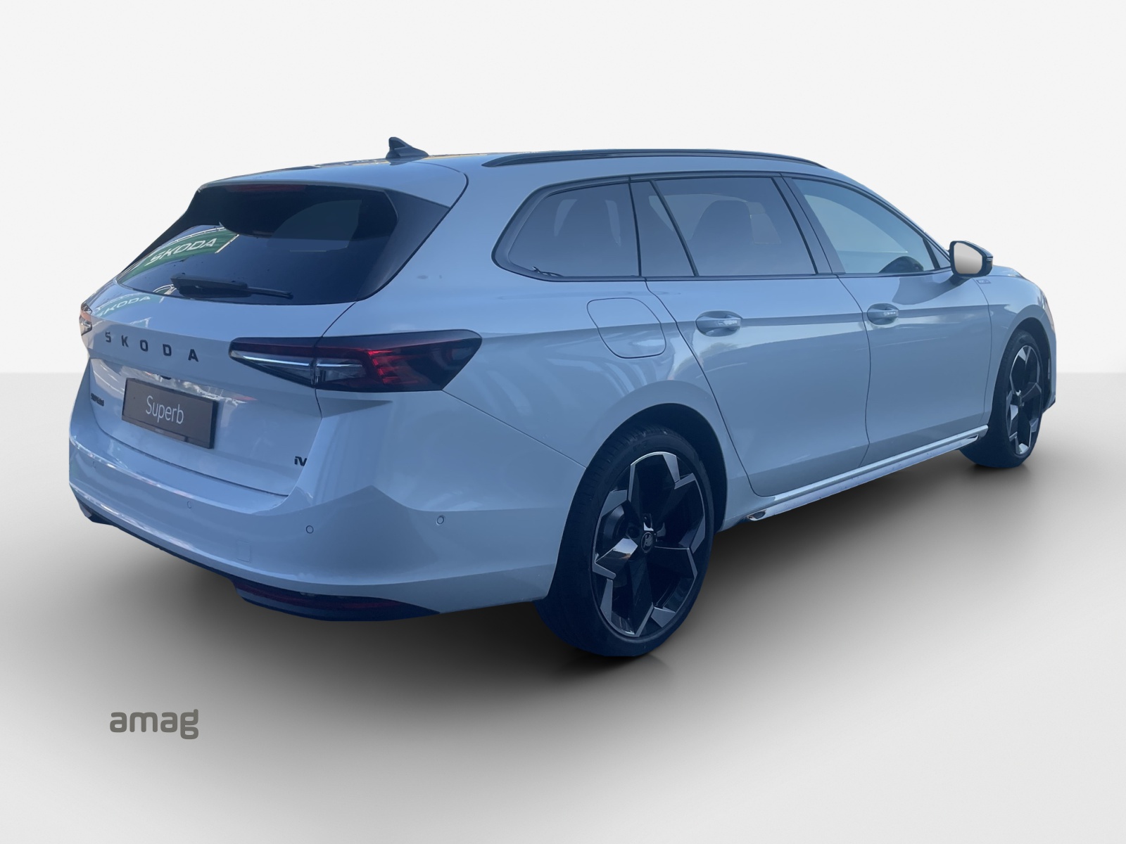 SKODA Superb Combi 1.5 TSI PHEV Sportline DSG-image-4