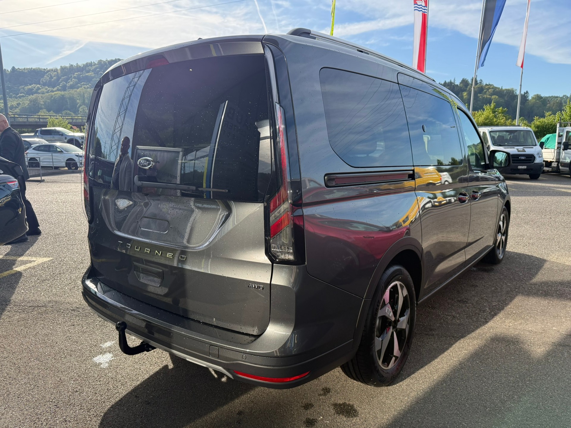 FORD Grand Tourneo Connect 2.0 EcoBlue AWD Active-image-5