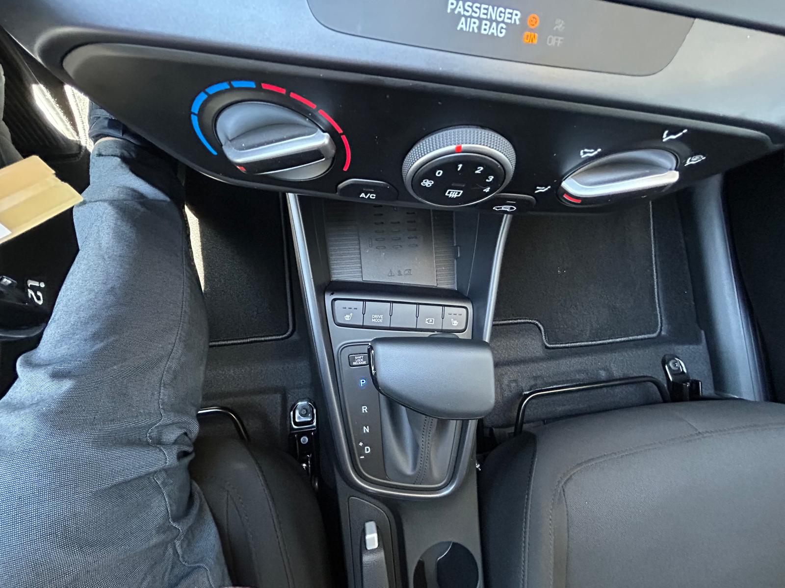 HYUNDAI i20 1.0 T-GDi Amplia DCT-image-12