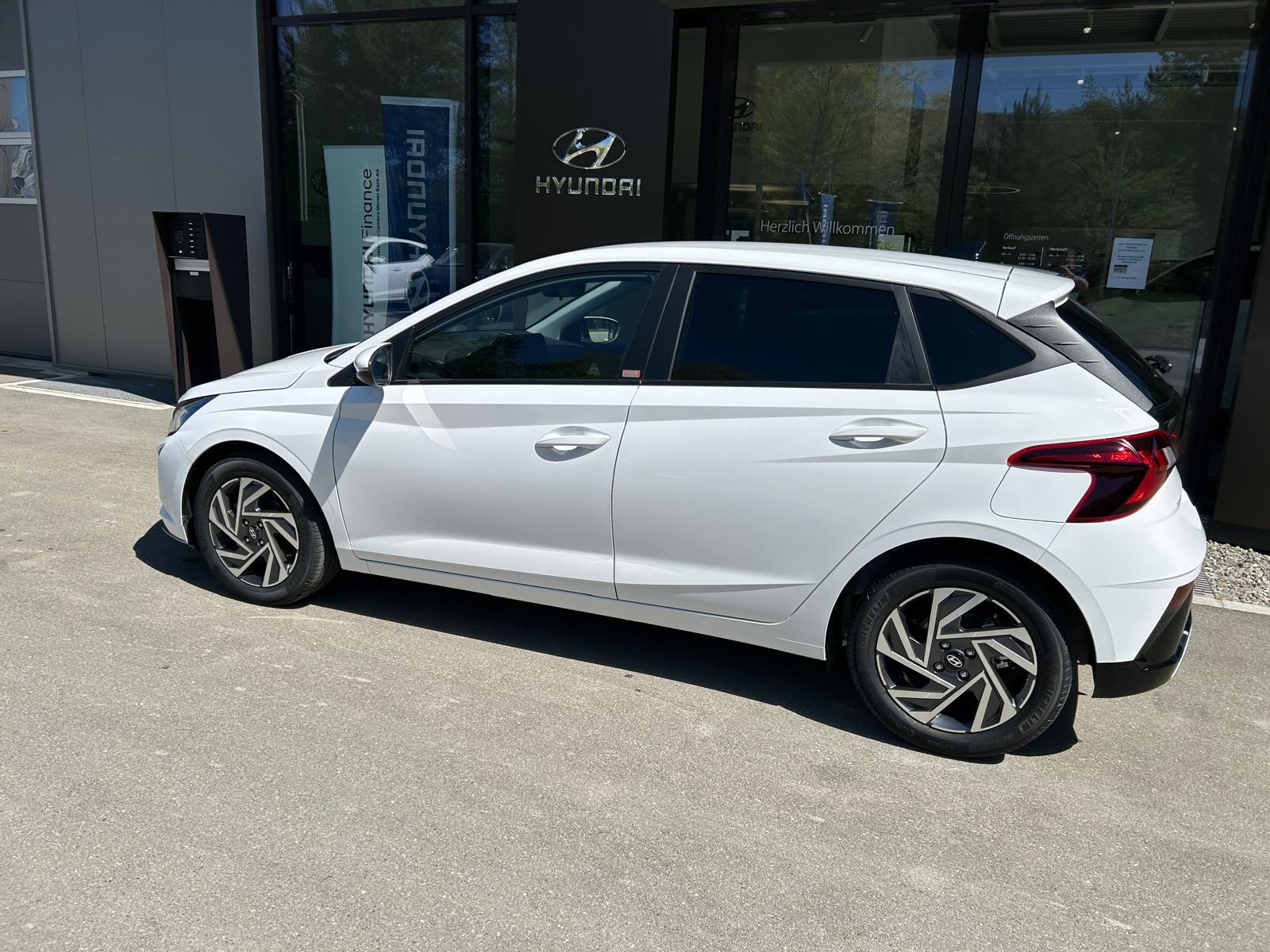 HYUNDAI i20 1.0 T-GDi Amplia DCT-image-3