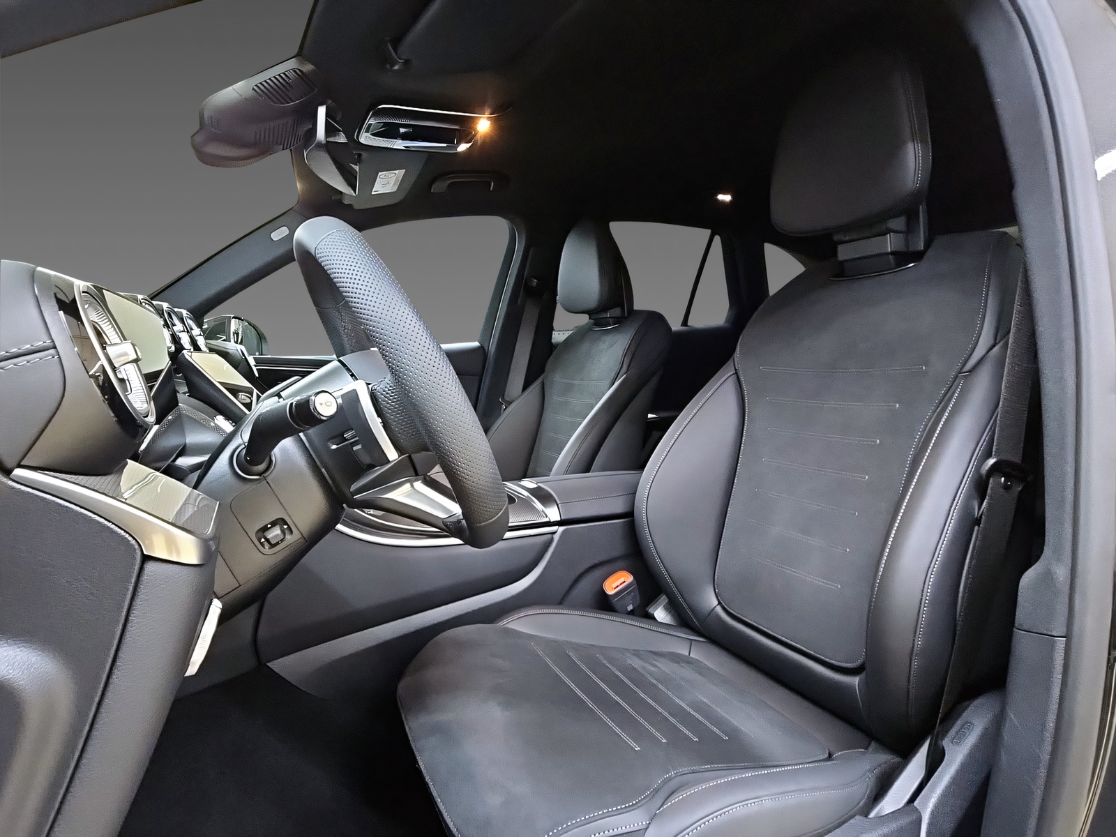 MERCEDES-BENZ GLC 300 4Matic 9G-Tronic-image-11