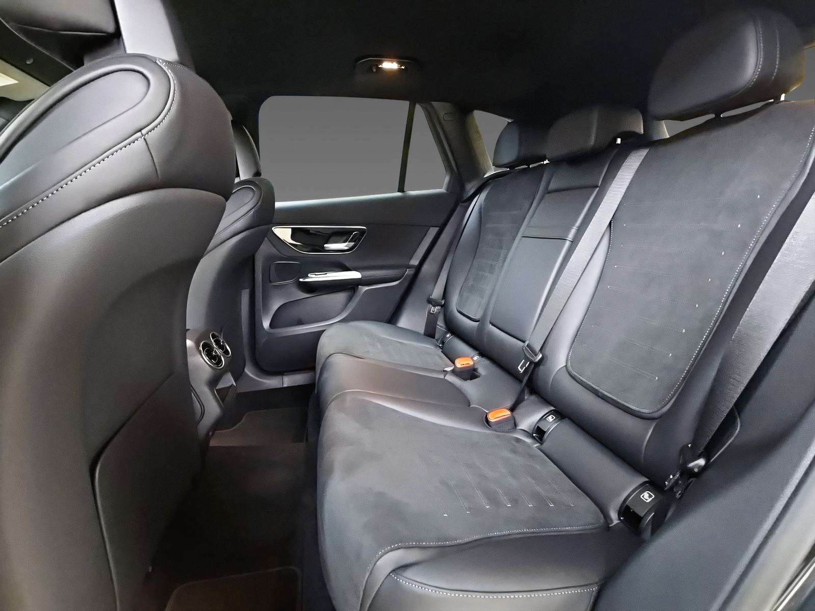 MERCEDES-BENZ GLC 300 4Matic 9G-Tronic-image-15