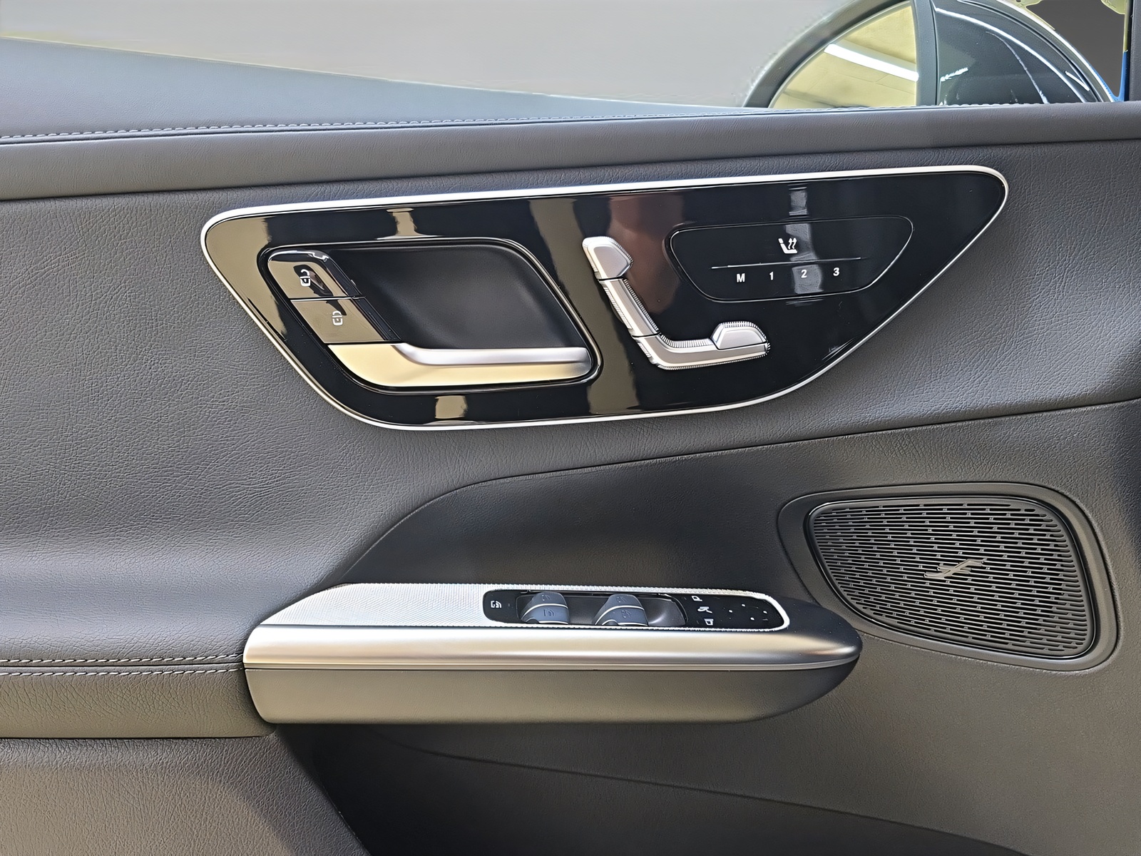 MERCEDES-BENZ GLC 300 4Matic 9G-Tronic-image-10