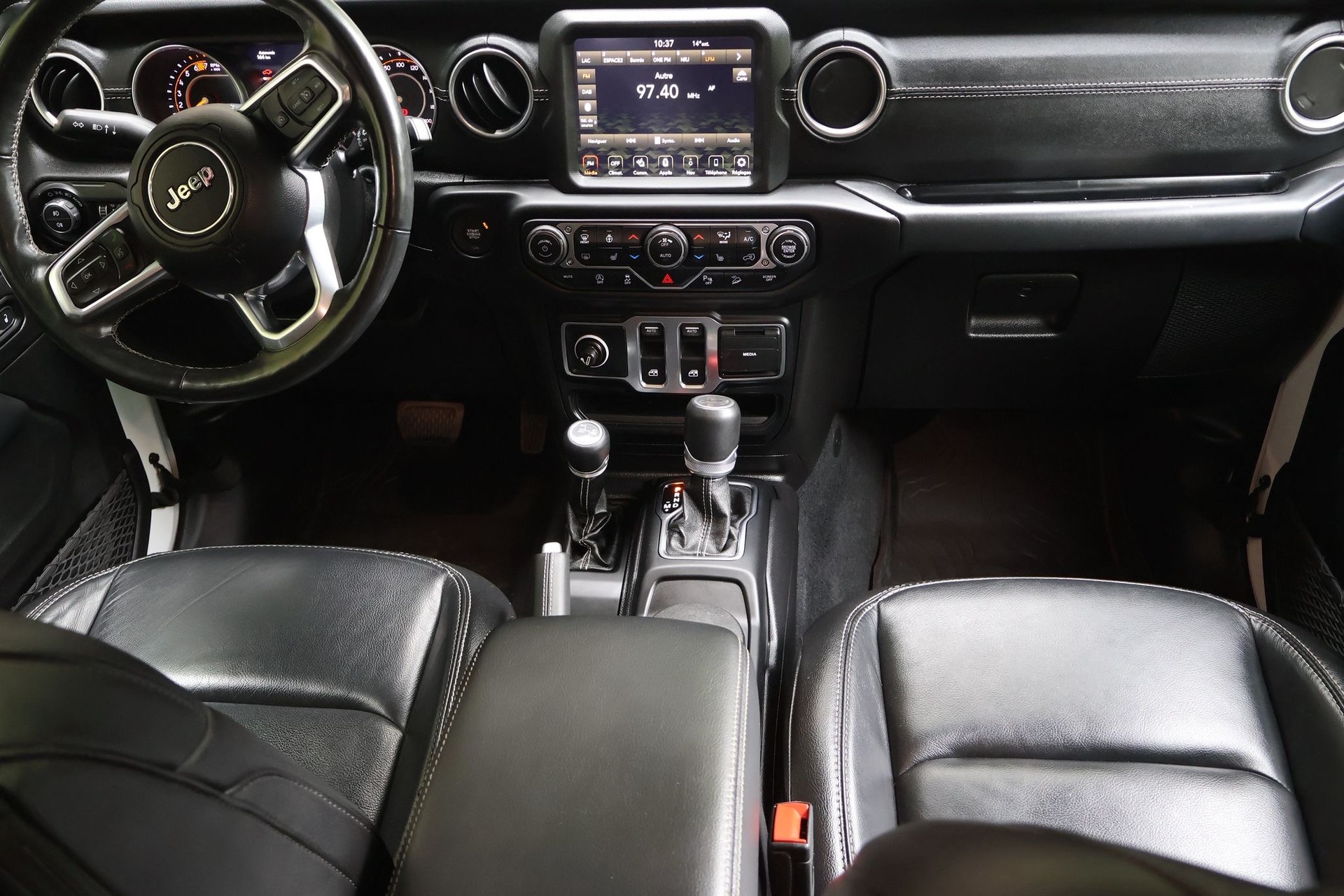 JEEP Wrangler 2.0 Overland Automatic-image-11